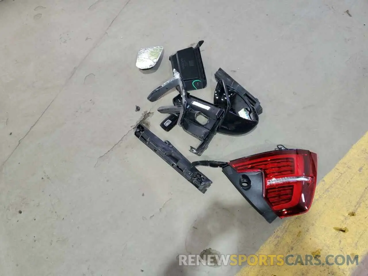 12 Photograph of a damaged car 7JRL12TH5RG308326 VOLVO S60 PLUS 2024