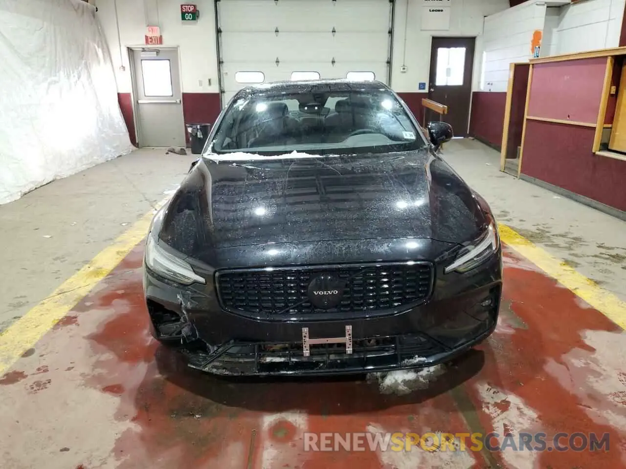 5 Photograph of a damaged car 7JRL12TH5RG308326 VOLVO S60 PLUS 2024