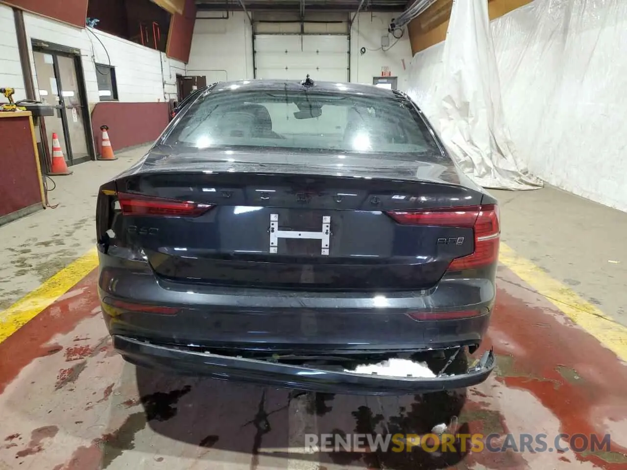 6 Photograph of a damaged car 7JRL12TH5RG308326 VOLVO S60 PLUS 2024