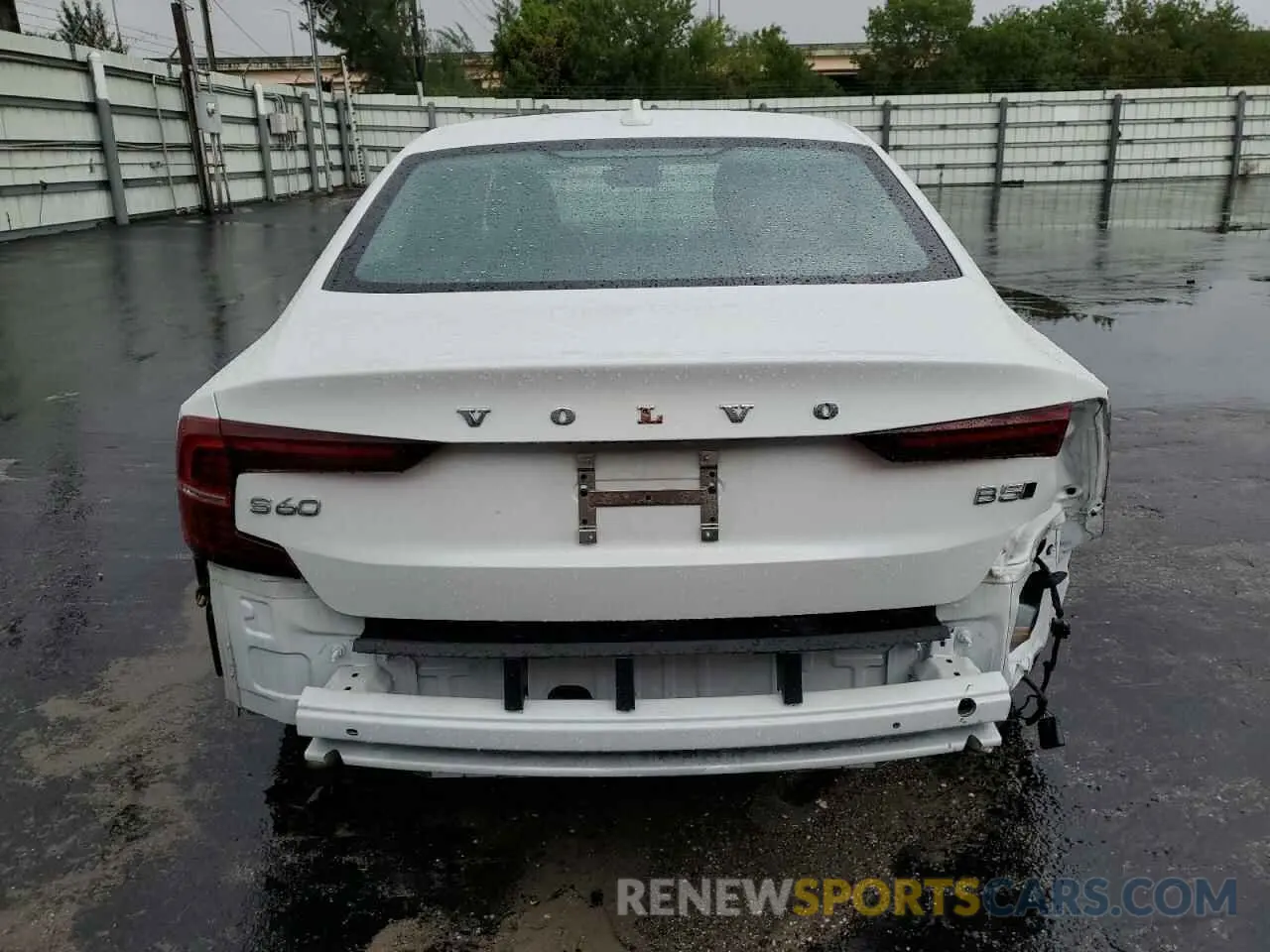 6 Photograph of a damaged car 7JRL12TL6RG282484 VOLVO S60 PLUS 2024