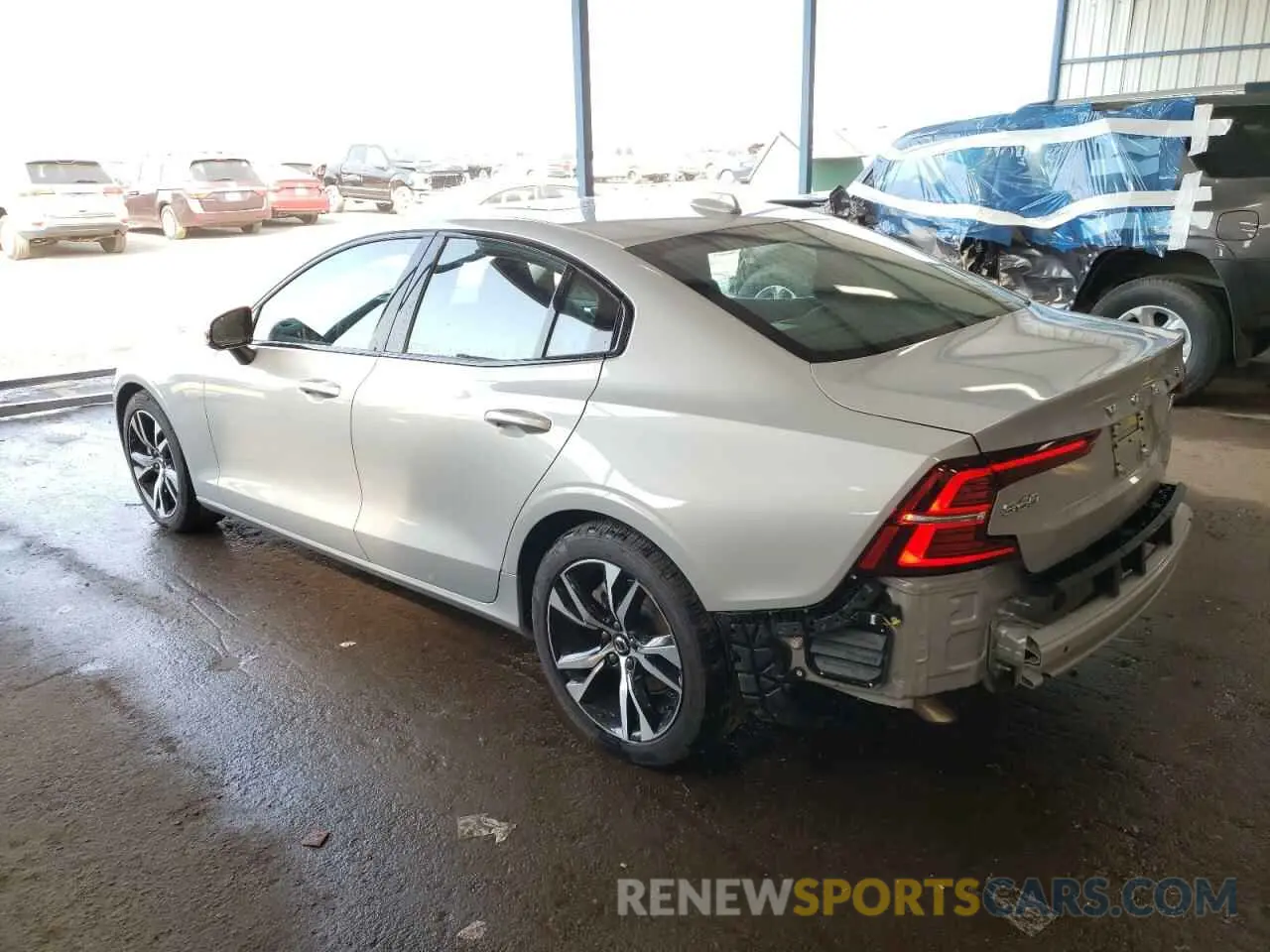 2 Photograph of a damaged car 7JRL12TL6RG324295 VOLVO S60 PLUS 2024