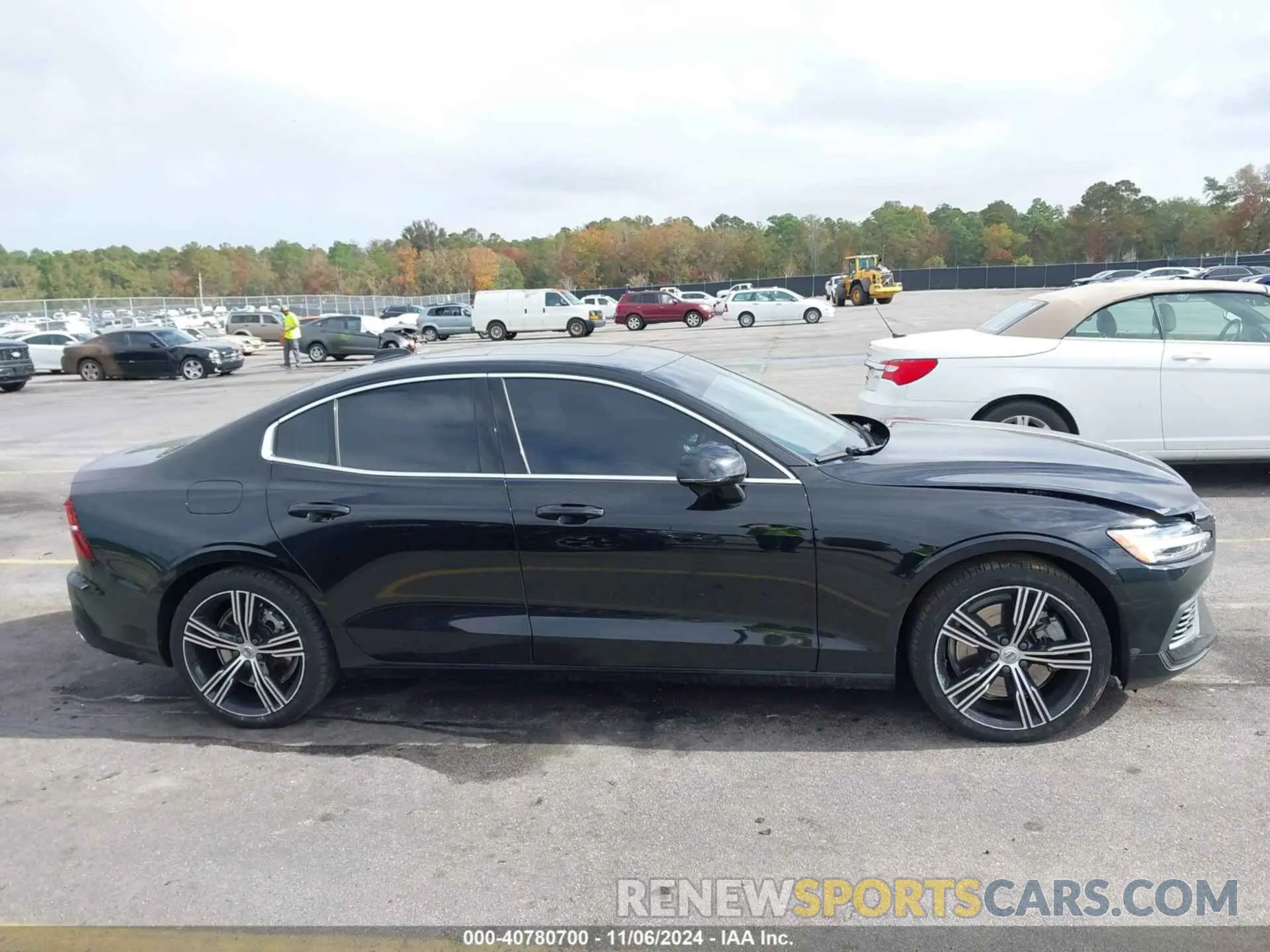 13 Photograph of a damaged car 7JRBR0FL5MG123565 VOLVO S60 RECHARGE PLUG-IN HYBRID 2021