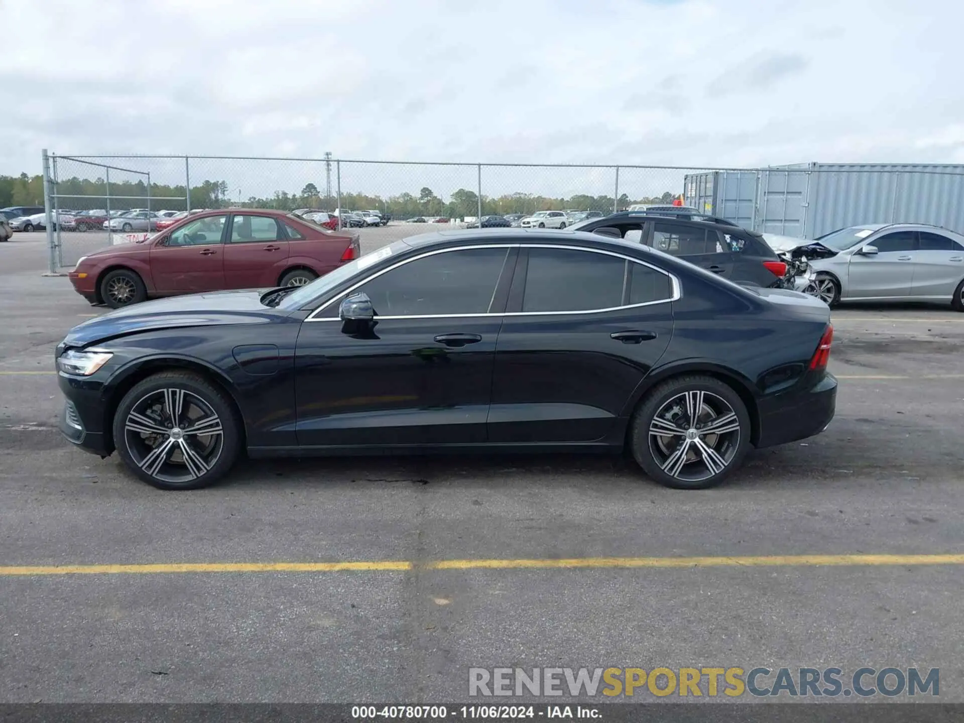 14 Photograph of a damaged car 7JRBR0FL5MG123565 VOLVO S60 RECHARGE PLUG-IN HYBRID 2021