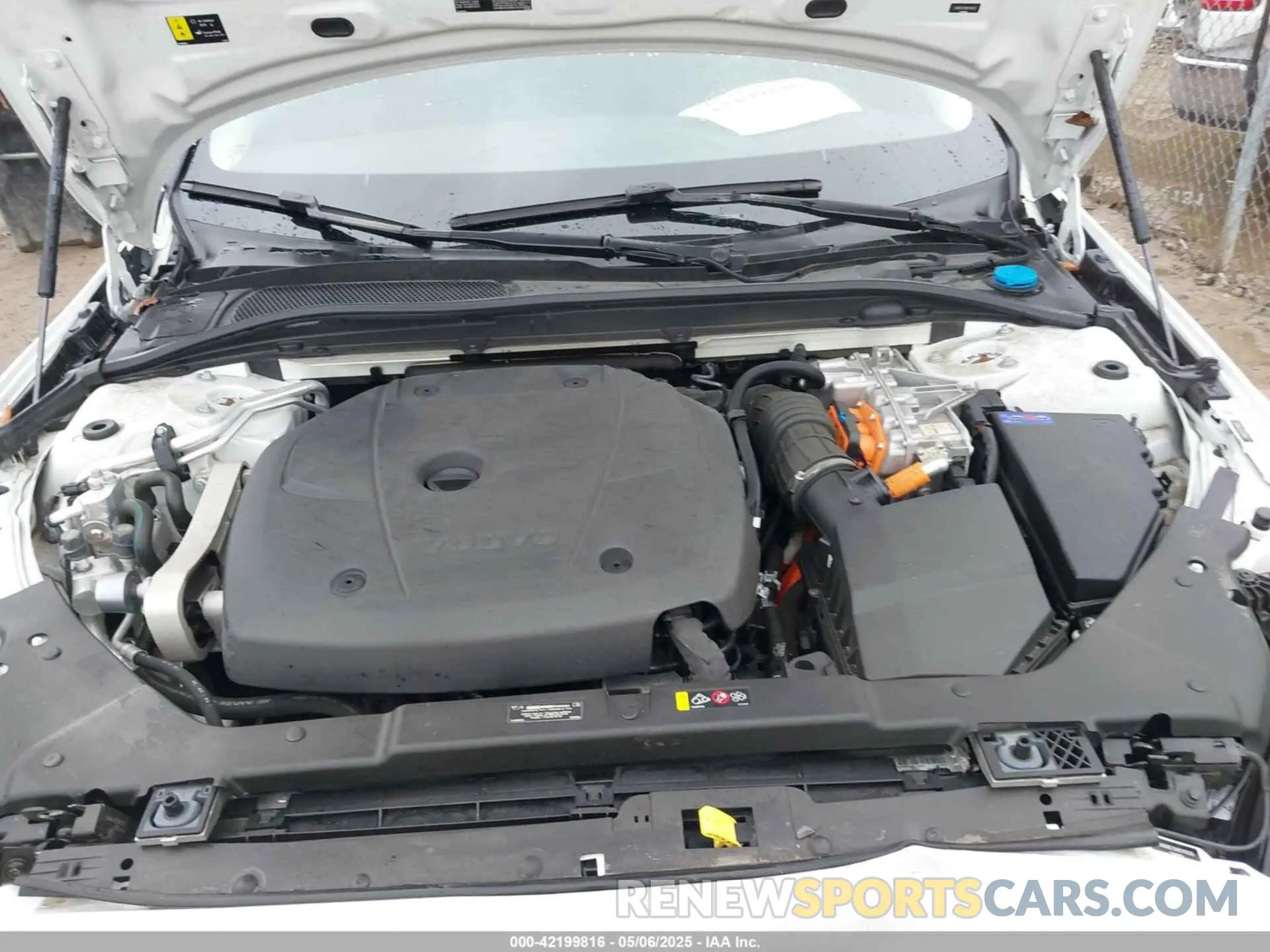 10 Photograph of a damaged car 7JRBR0FZ6MG112630 VOLVO S60 RECHARGE PLUG-IN HYBRID 2021