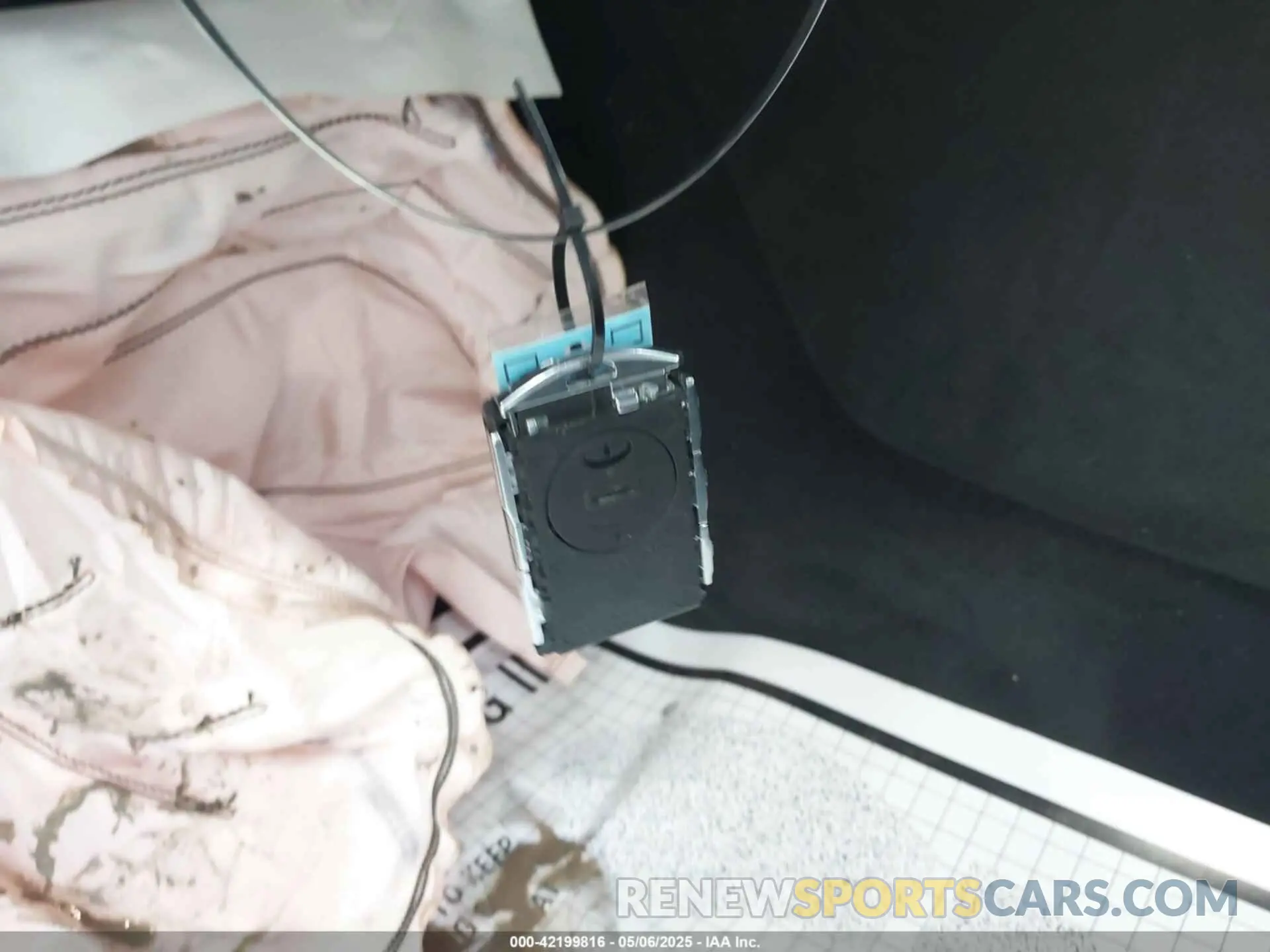 11 Photograph of a damaged car 7JRBR0FZ6MG112630 VOLVO S60 RECHARGE PLUG-IN HYBRID 2021