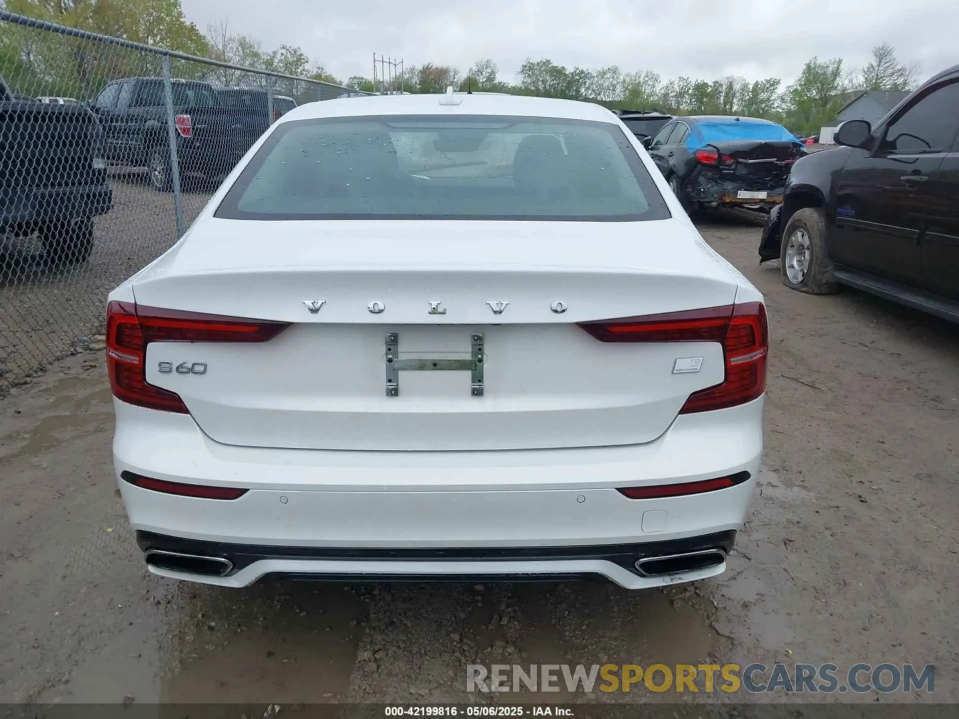 16 Photograph of a damaged car 7JRBR0FZ6MG112630 VOLVO S60 RECHARGE PLUG-IN HYBRID 2021
