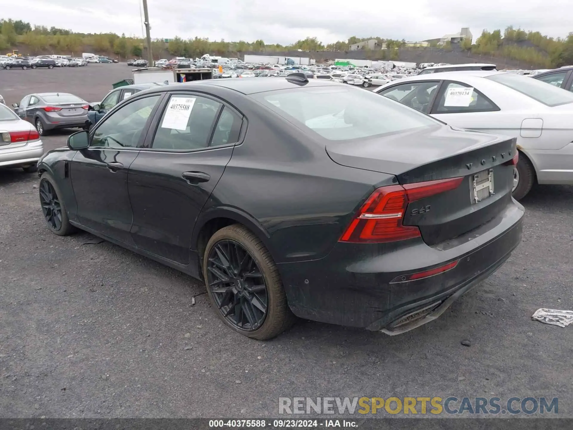 3 Photograph of a damaged car 7JRH60FD4NG192633 VOLVO S60 RECHARGE PLUG-IN HYBRID 2022
