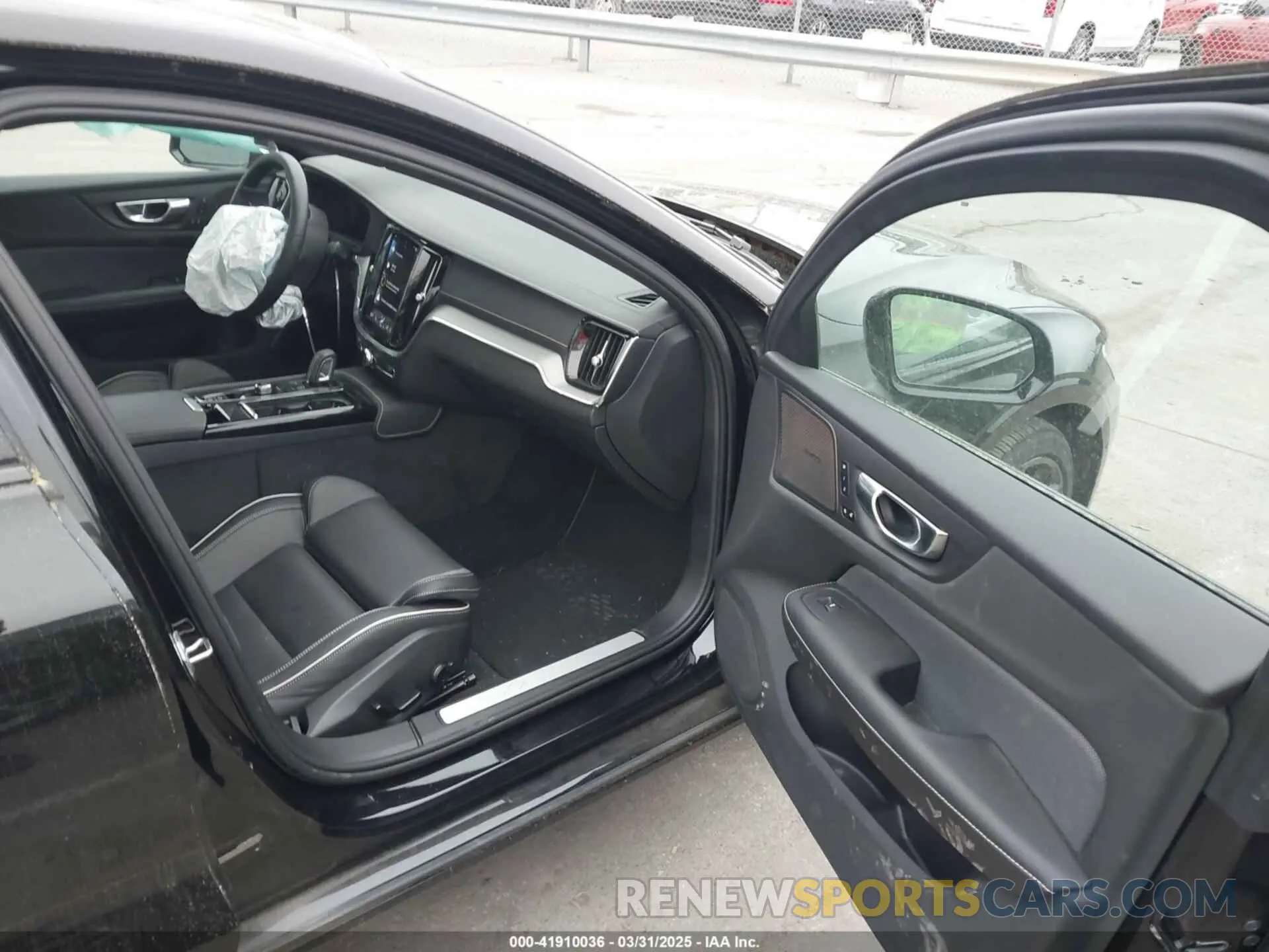 5 Photograph of a damaged car 7JRH60FD6NG192469 VOLVO S60 RECHARGE PLUG-IN HYBRID 2022