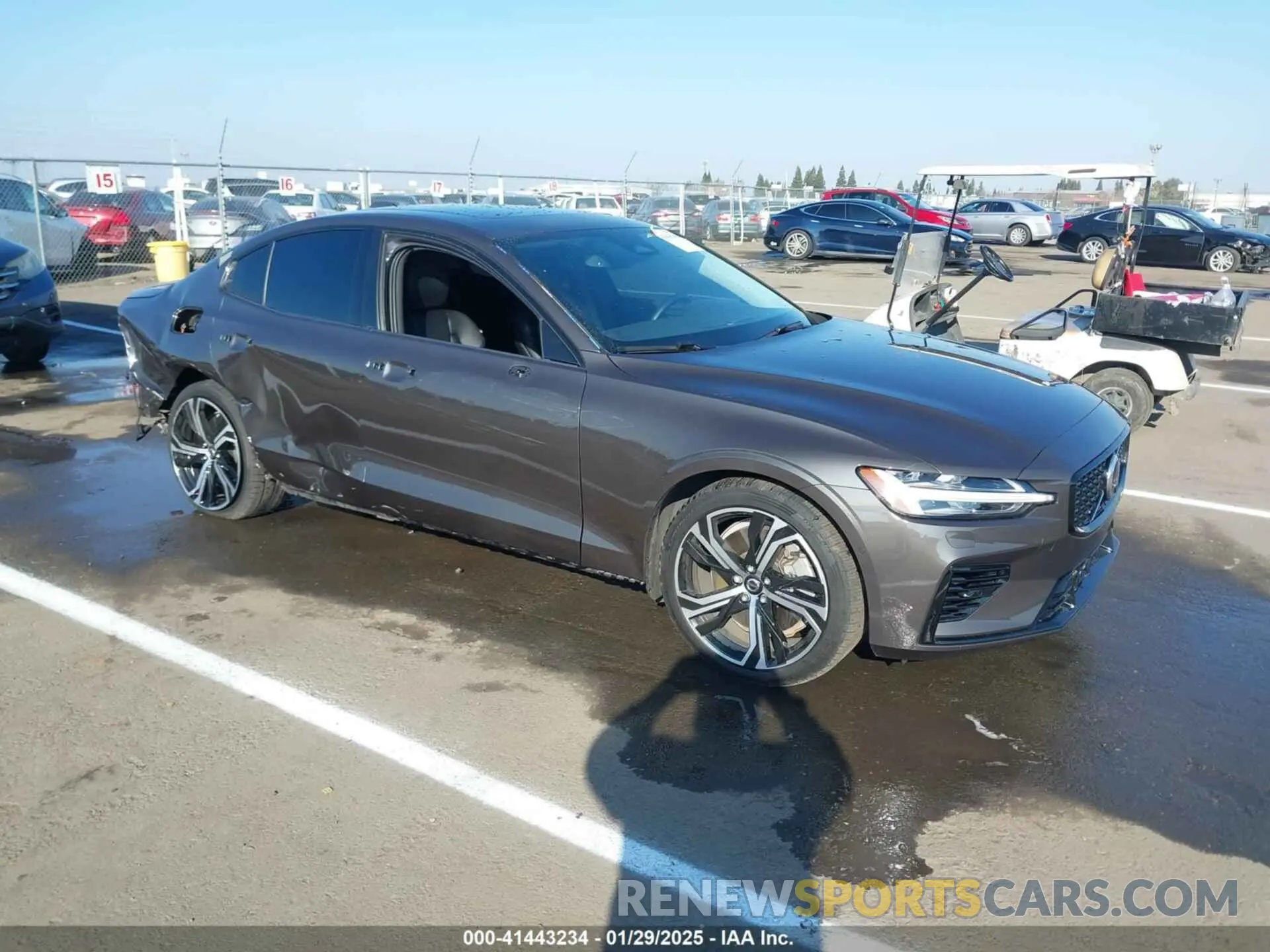 1 Photograph of a damaged car 7JRH60FWXPG238258 VOLVO S60 RECHARGE PLUG-IN HYBRID 2023