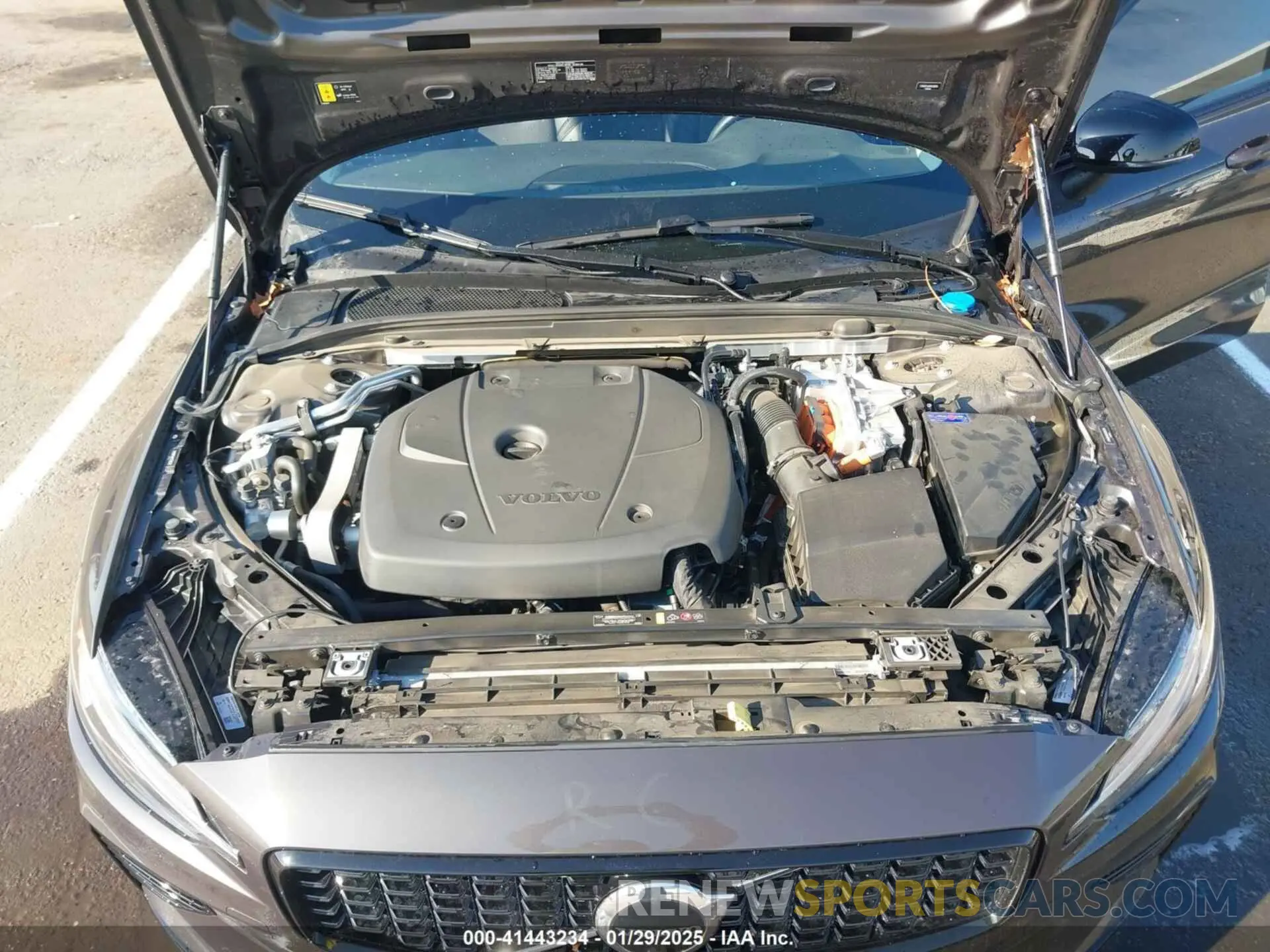 10 Photograph of a damaged car 7JRH60FWXPG238258 VOLVO S60 RECHARGE PLUG-IN HYBRID 2023