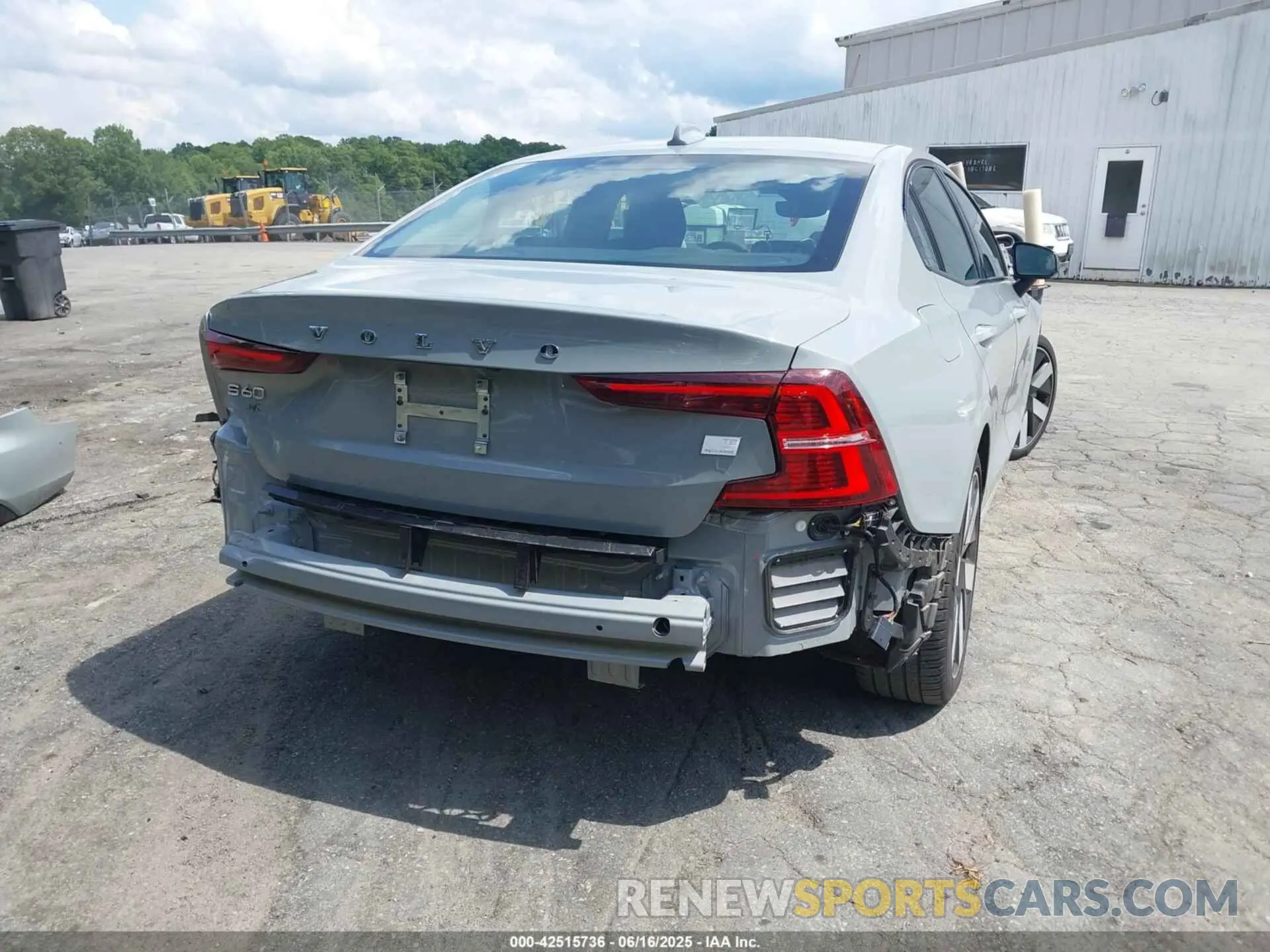 17 Photograph of a damaged car 7JRH60FL5RG305681 VOLVO S60 RECHARGE PLUG-IN HYBRID 2024