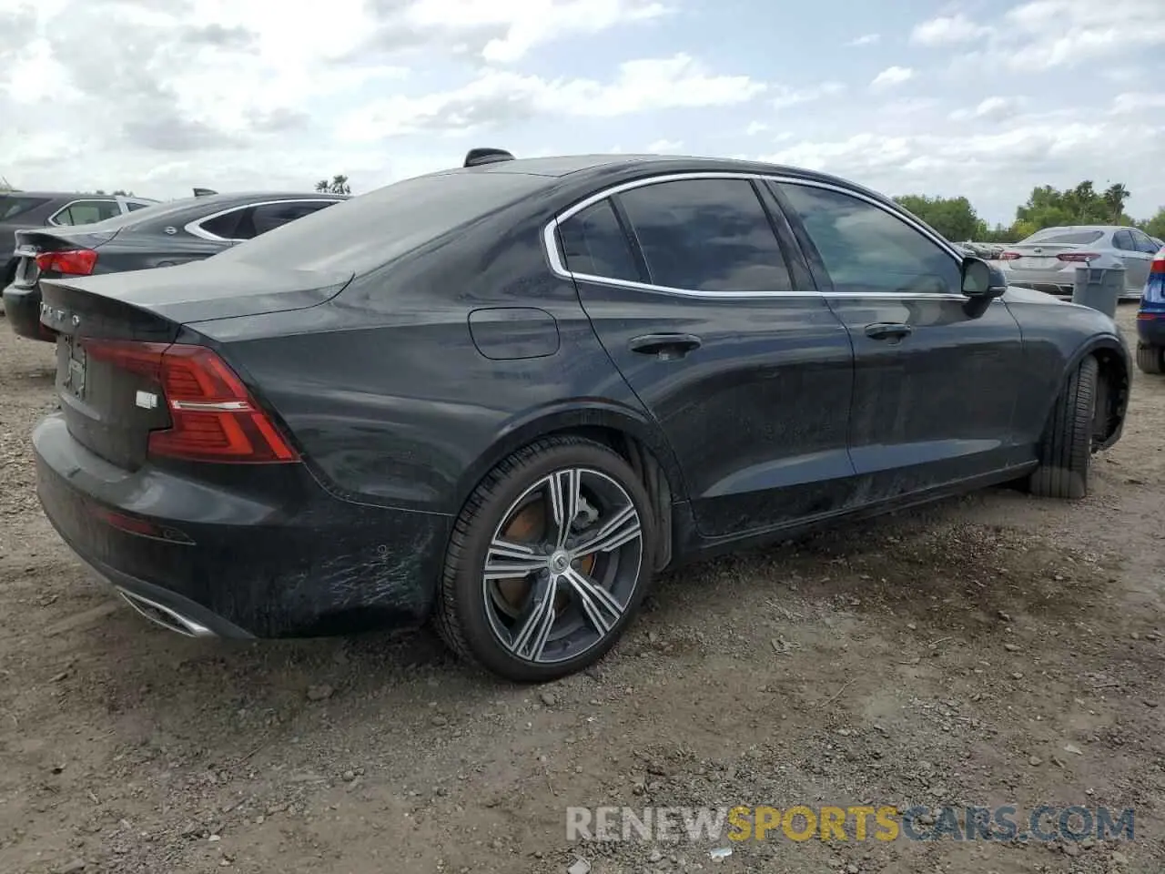 3 Photograph of a damaged car 7JRBR0FL0NG165837 VOLVO S60 T8 REC 2022