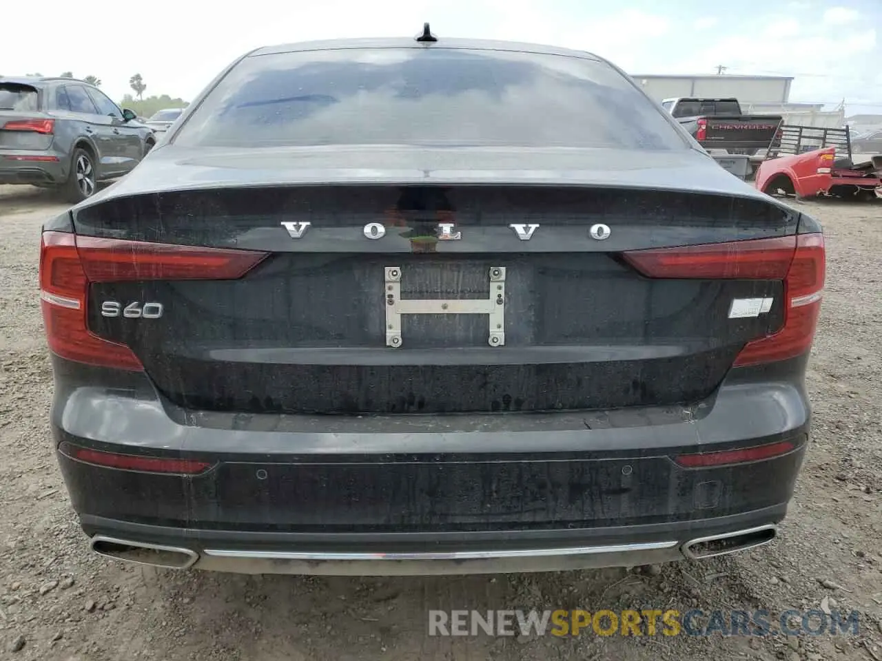 6 Photograph of a damaged car 7JRBR0FL0NG165837 VOLVO S60 T8 REC 2022