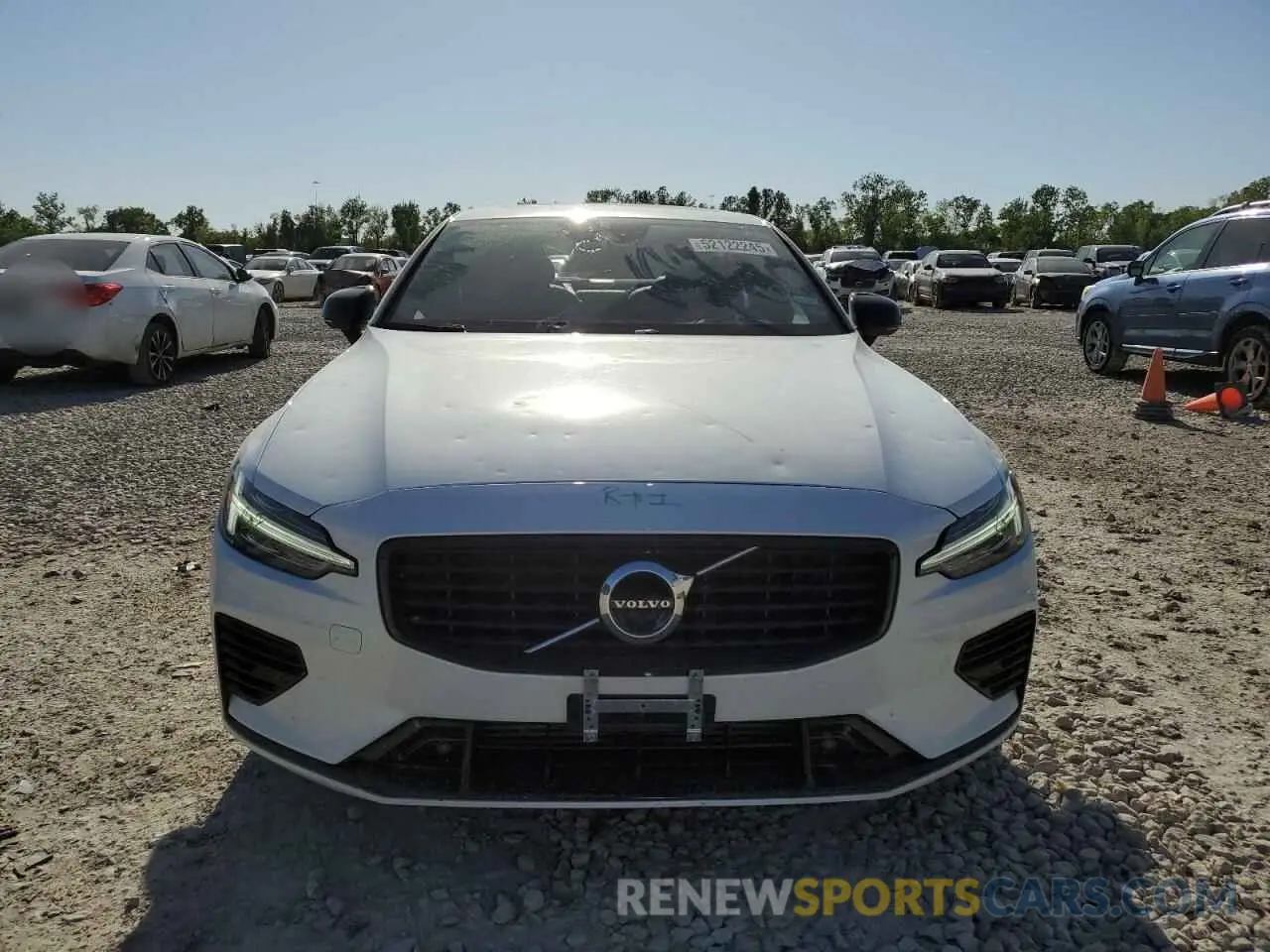5 Photograph of a damaged car 7JRBR0FM9NG175811 VOLVO S60 T8 REC 2022