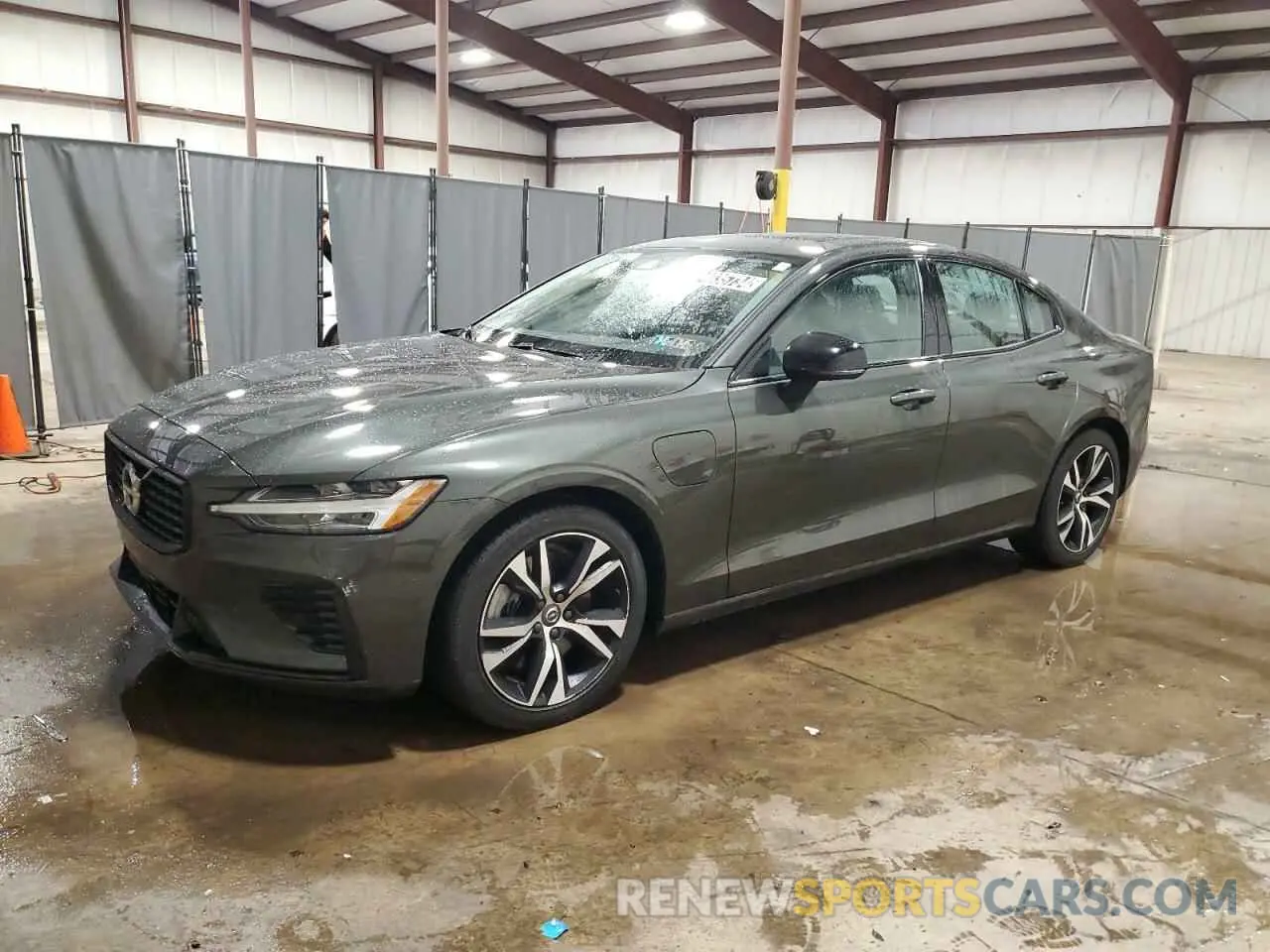 1 Photograph of a damaged car 7JRBR0FZXNG179233 VOLVO S60 T8 REC 2022
