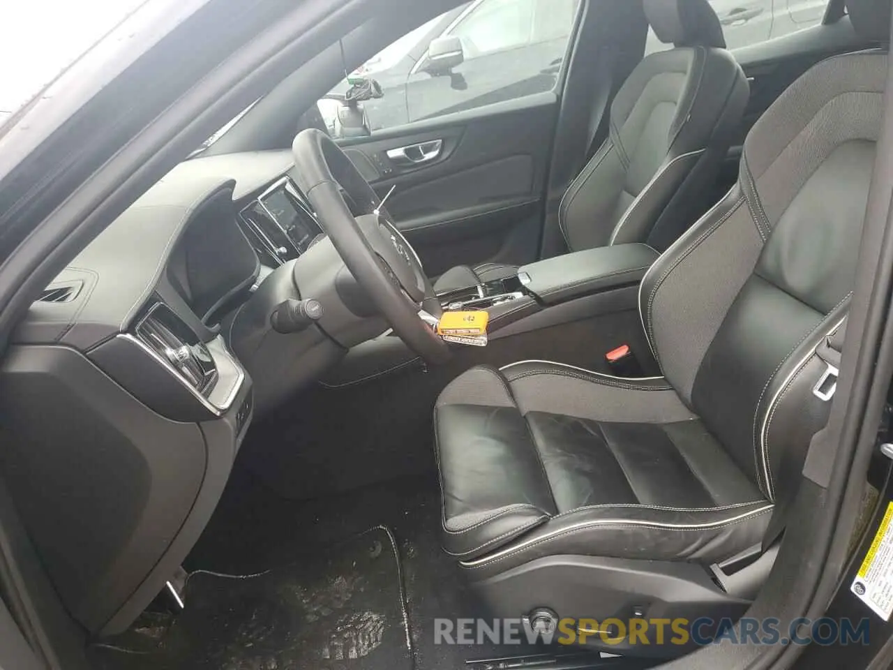 7 Photograph of a damaged car 7JRH60FD3NG192526 VOLVO S60 T8 REC 2022