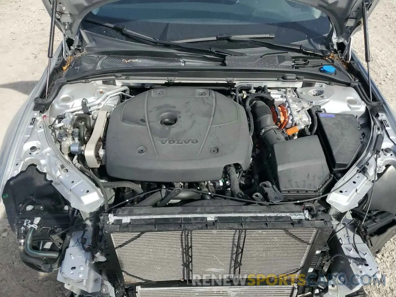 11 Photograph of a damaged car 7JRH60FZ1NG192245 VOLVO S60 T8 REC 2022