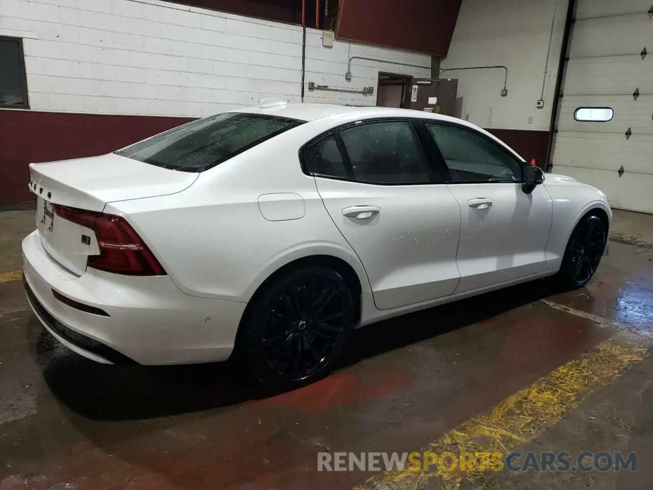 3 Photograph of a damaged car 7JRH60FJ9RG324040 VOLVO S60 ULTIMA 2024