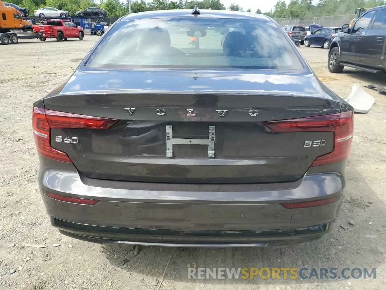 6 Photograph of a damaged car 7JRL12TM4RG313644 VOLVO S60 ULTIMA 2024