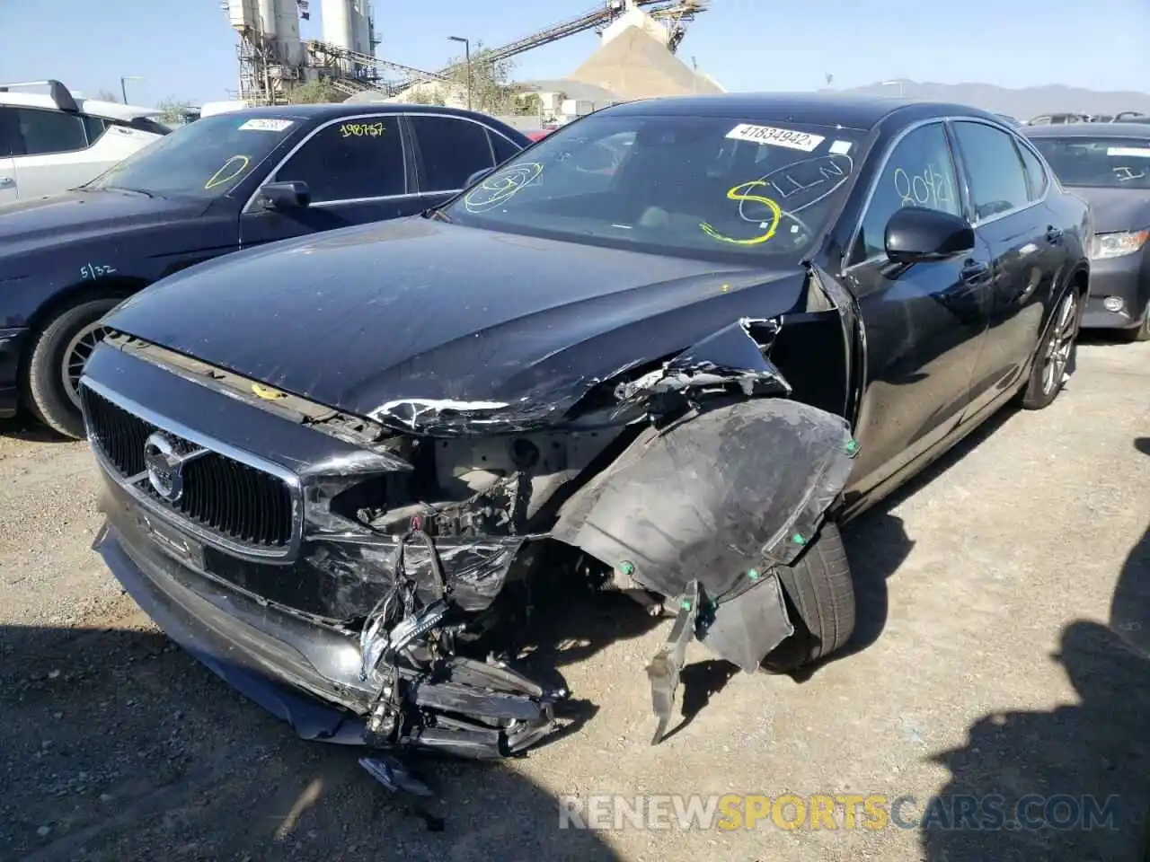 2 Photograph of a damaged car LVY102AK0KP089393 VOLVO S90 2019