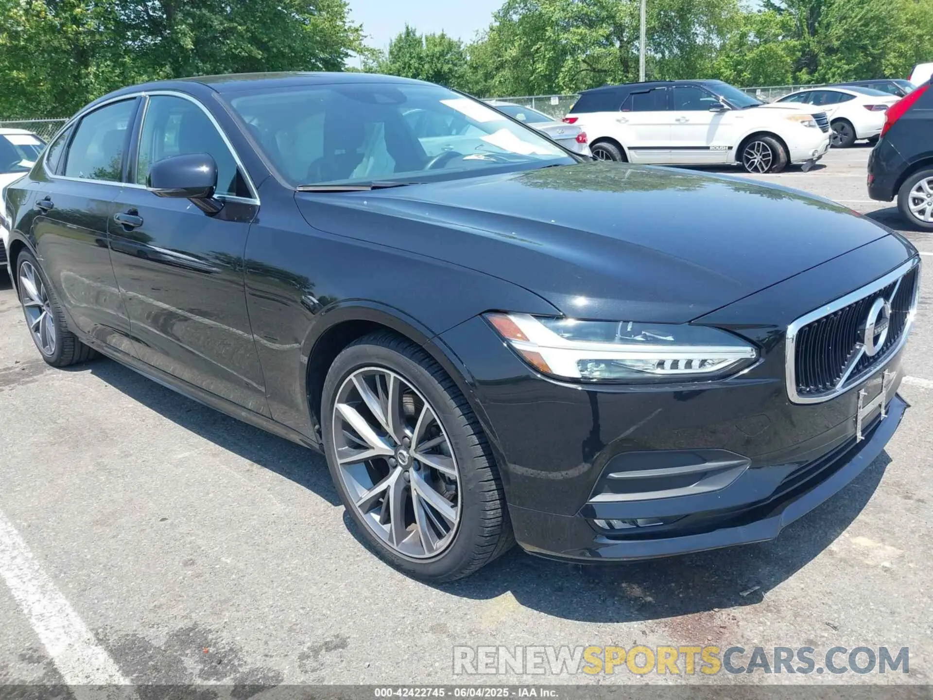 1 Photograph of a damaged car LVY102AK1KP079116 VOLVO S90 2019