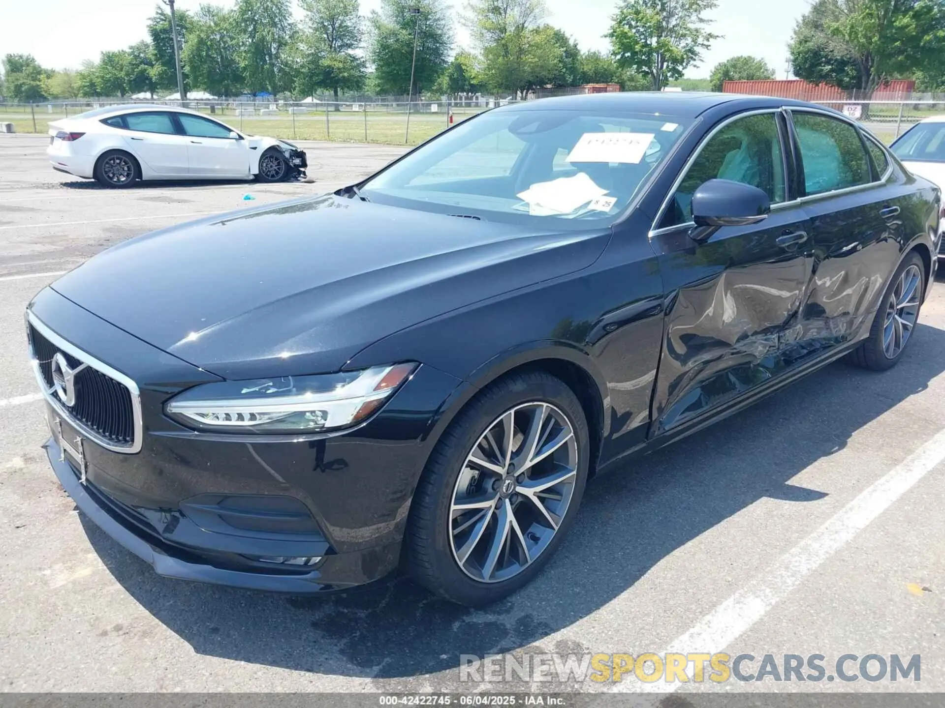 2 Photograph of a damaged car LVY102AK1KP079116 VOLVO S90 2019