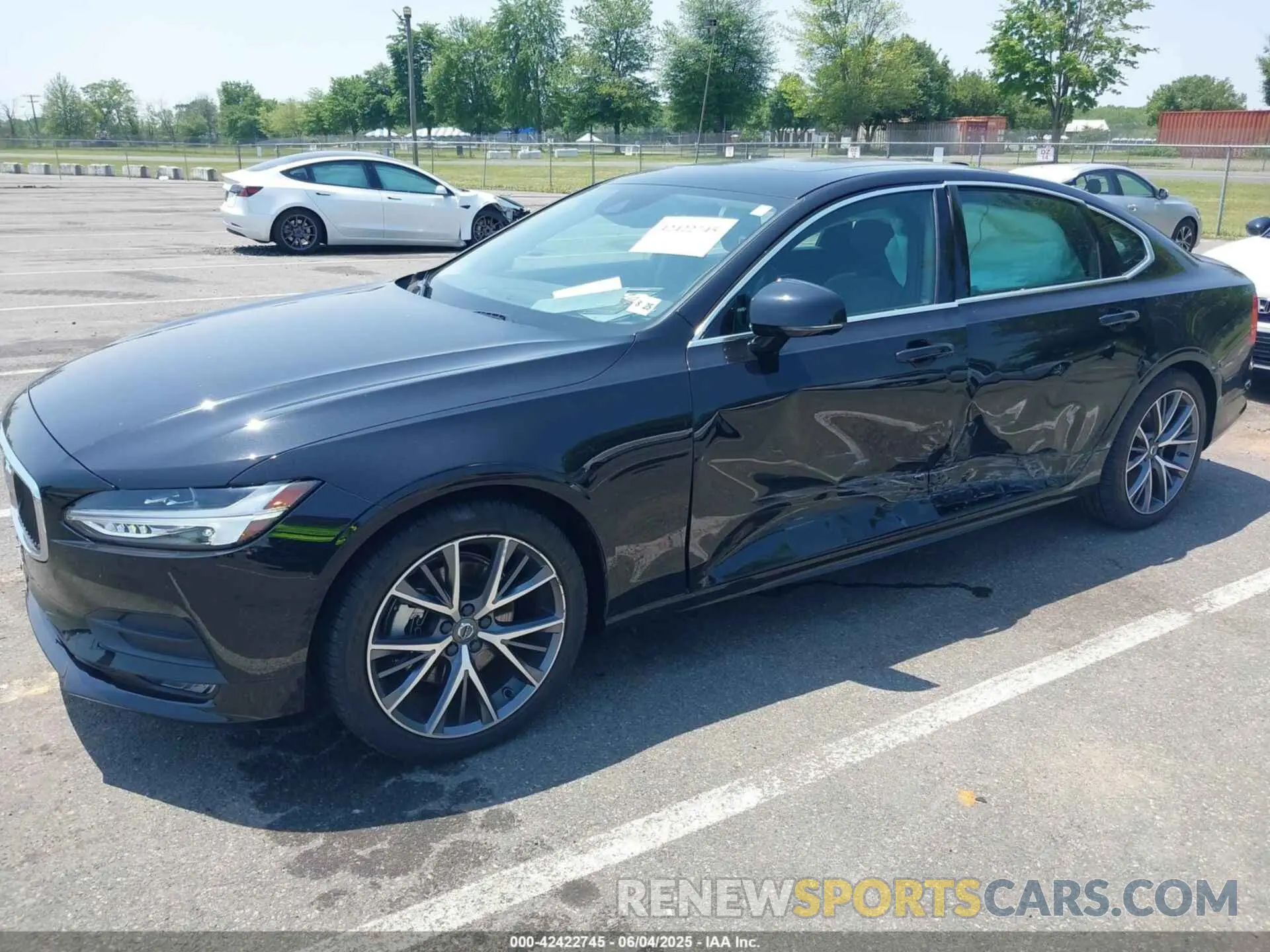 6 Photograph of a damaged car LVY102AK1KP079116 VOLVO S90 2019