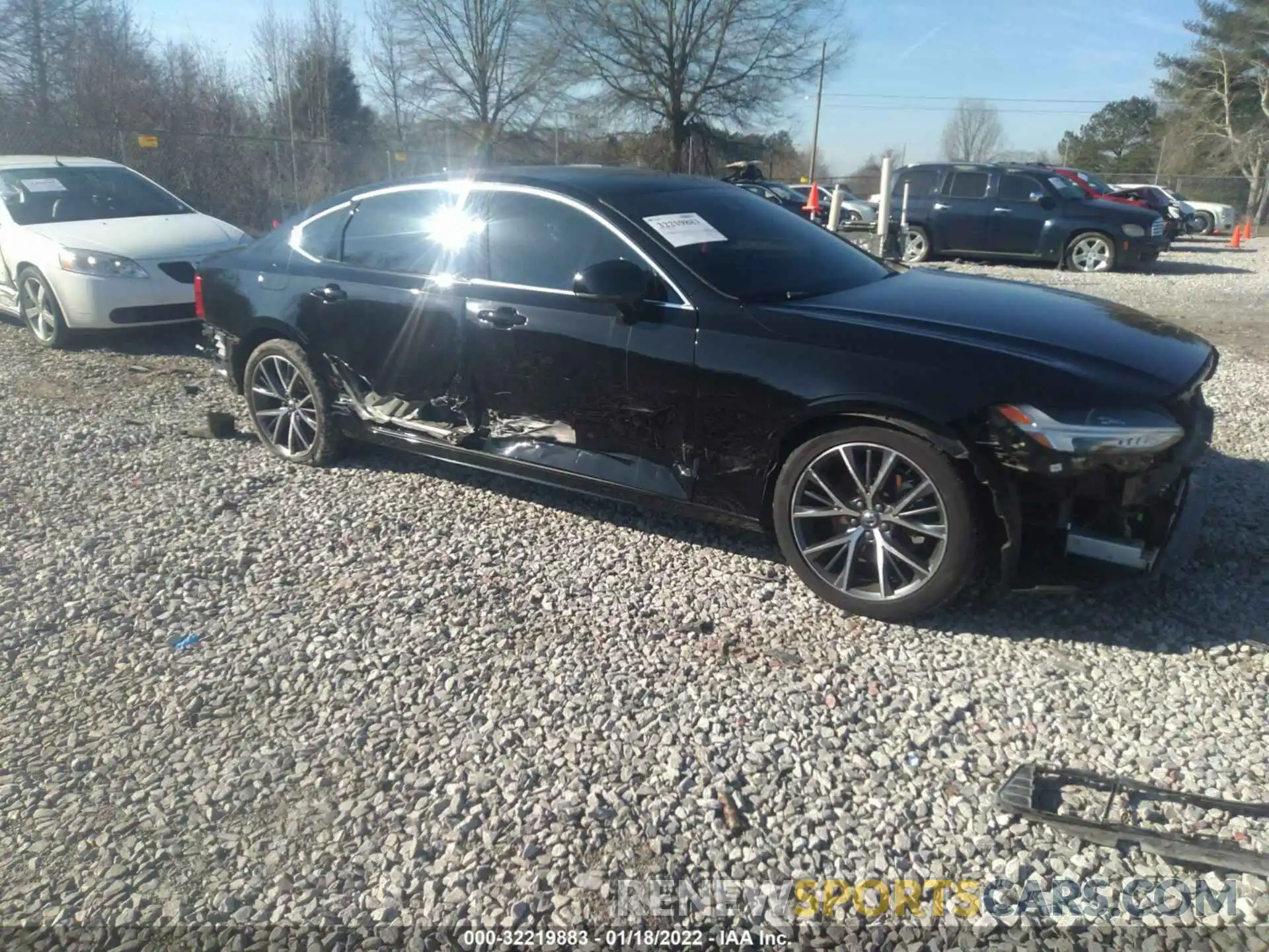 1 Photograph of a damaged car LVY102AK4KP111024 VOLVO S90 2019