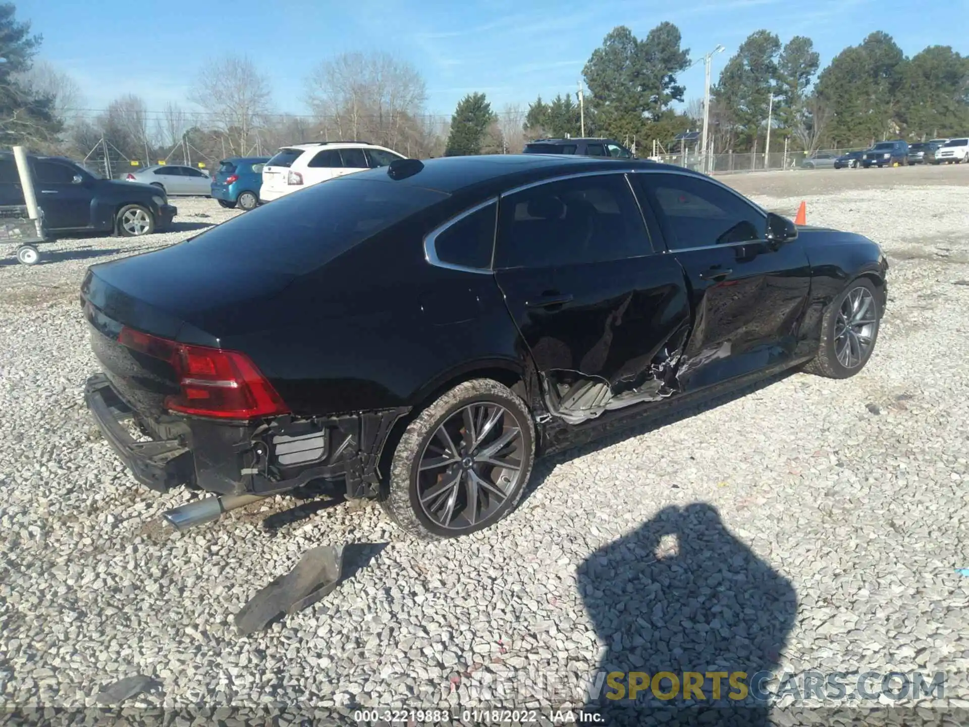 4 Photograph of a damaged car LVY102AK4KP111024 VOLVO S90 2019