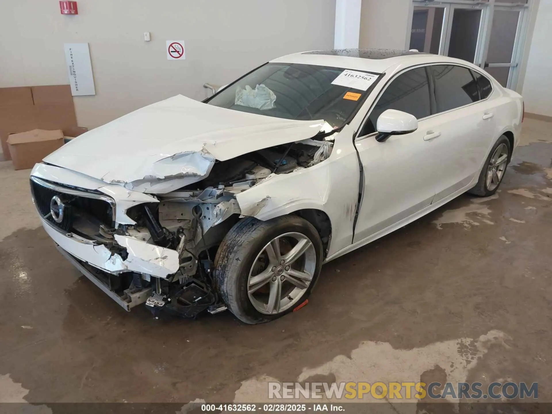 2 Photograph of a damaged car LVY102AK5KP081791 VOLVO S90 2019