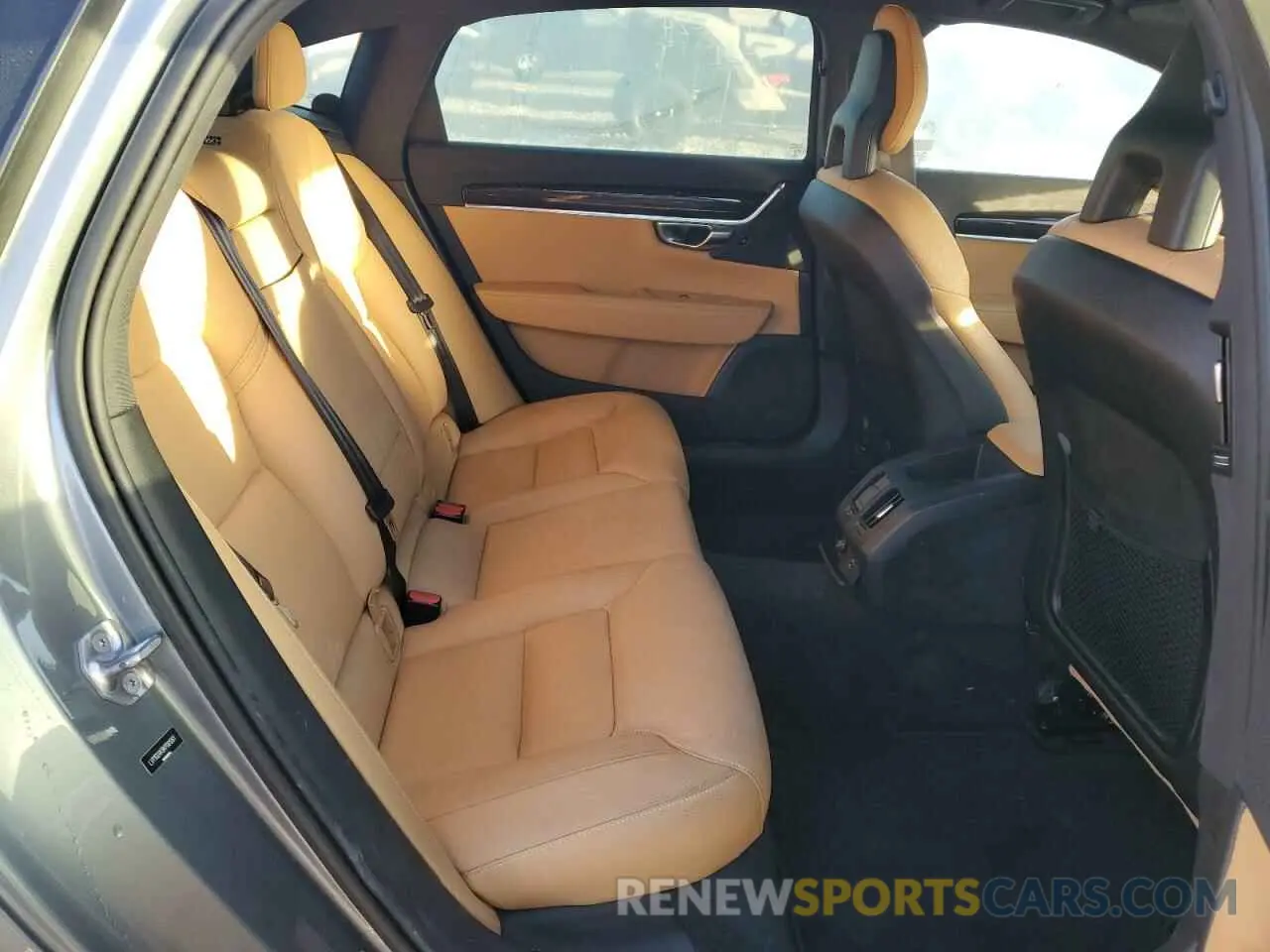 10 Photograph of a damaged car LVY102AK9KP081261 VOLVO S90 2019