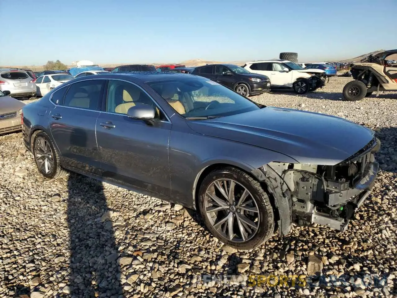 4 Photograph of a damaged car LVY102AK9KP081261 VOLVO S90 2019