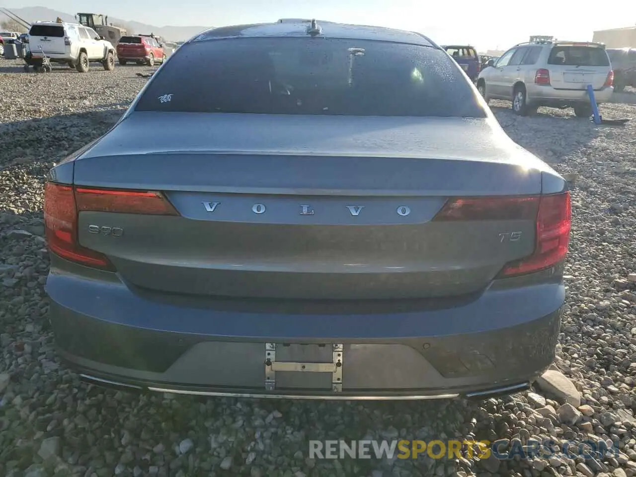 6 Photograph of a damaged car LVY102AK9KP081261 VOLVO S90 2019