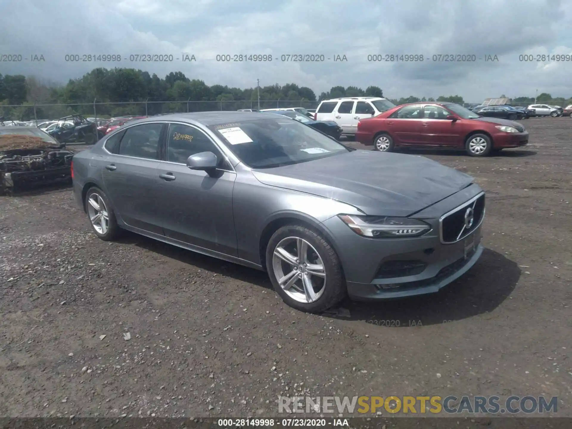 1 Photograph of a damaged car LVY102AKXKP083777 VOLVO S90 2019