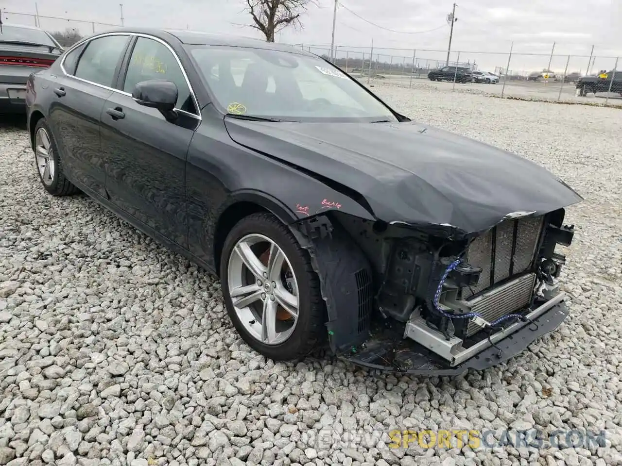 1 Photograph of a damaged car LVY102AKXKP107026 VOLVO S90 2019