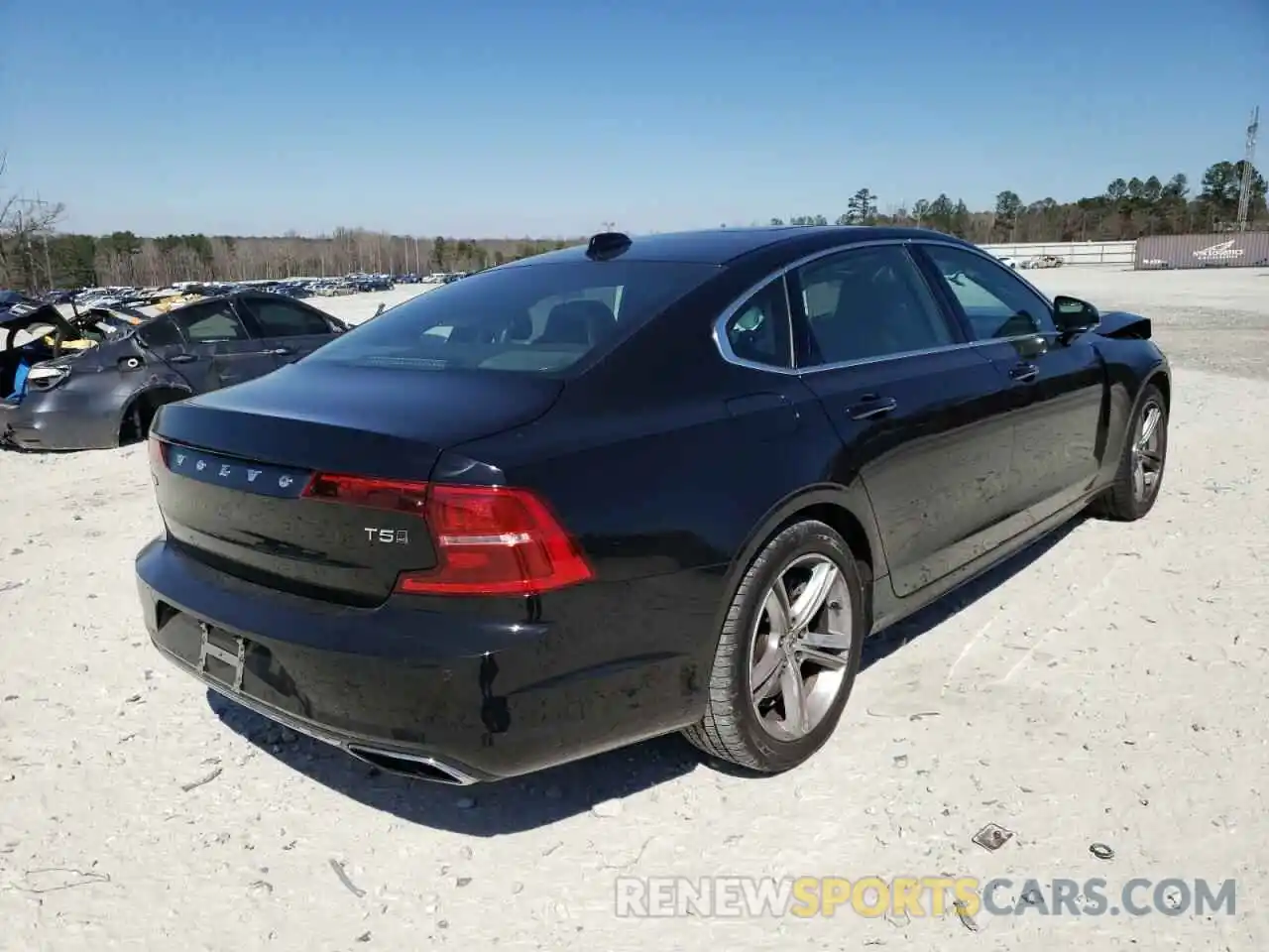 4 Photograph of a damaged car LVY102MK5KP090521 VOLVO S90 2019