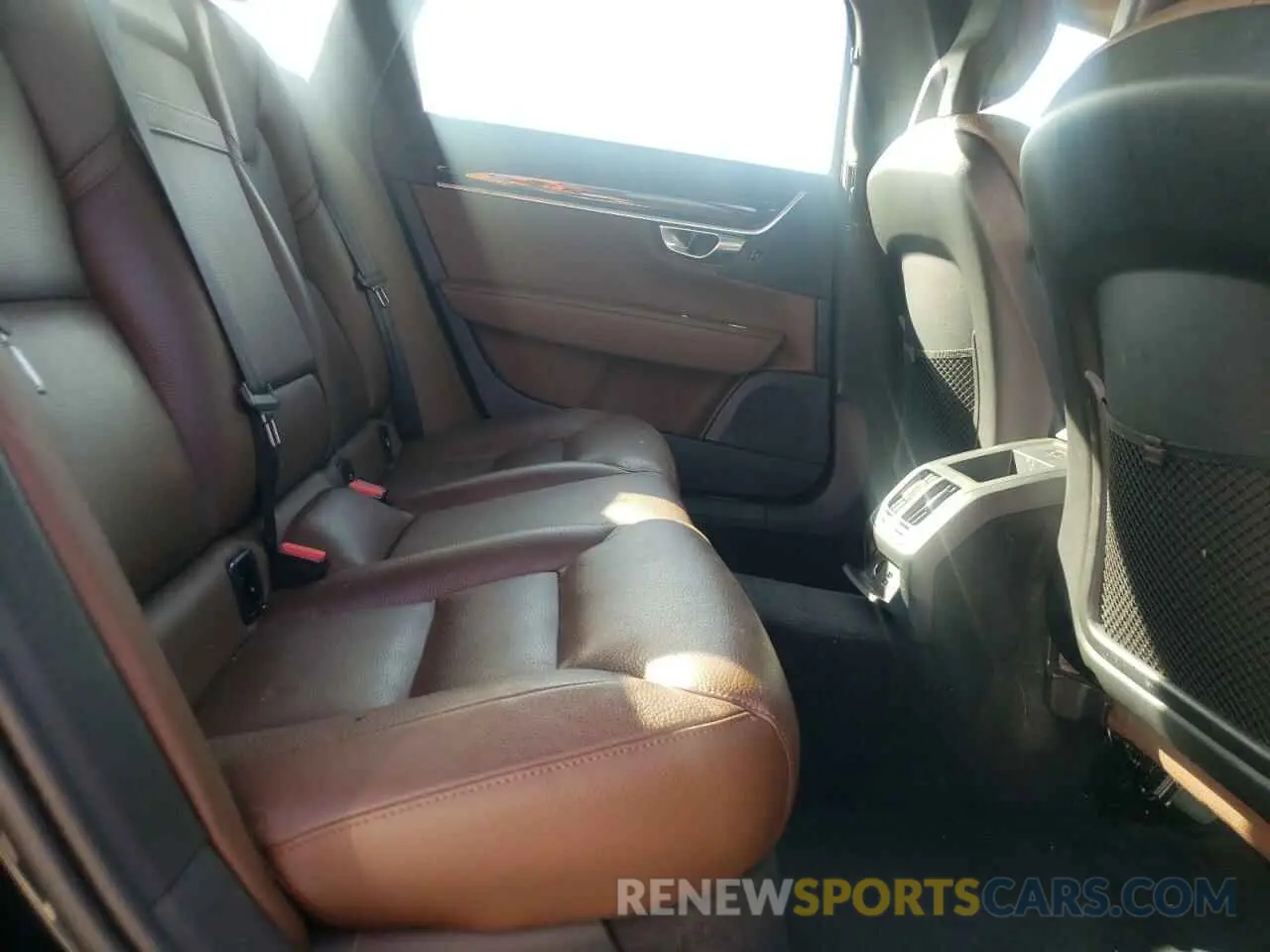 10 Photograph of a damaged car LVYA22MK9KP082108 VOLVO S90 2019