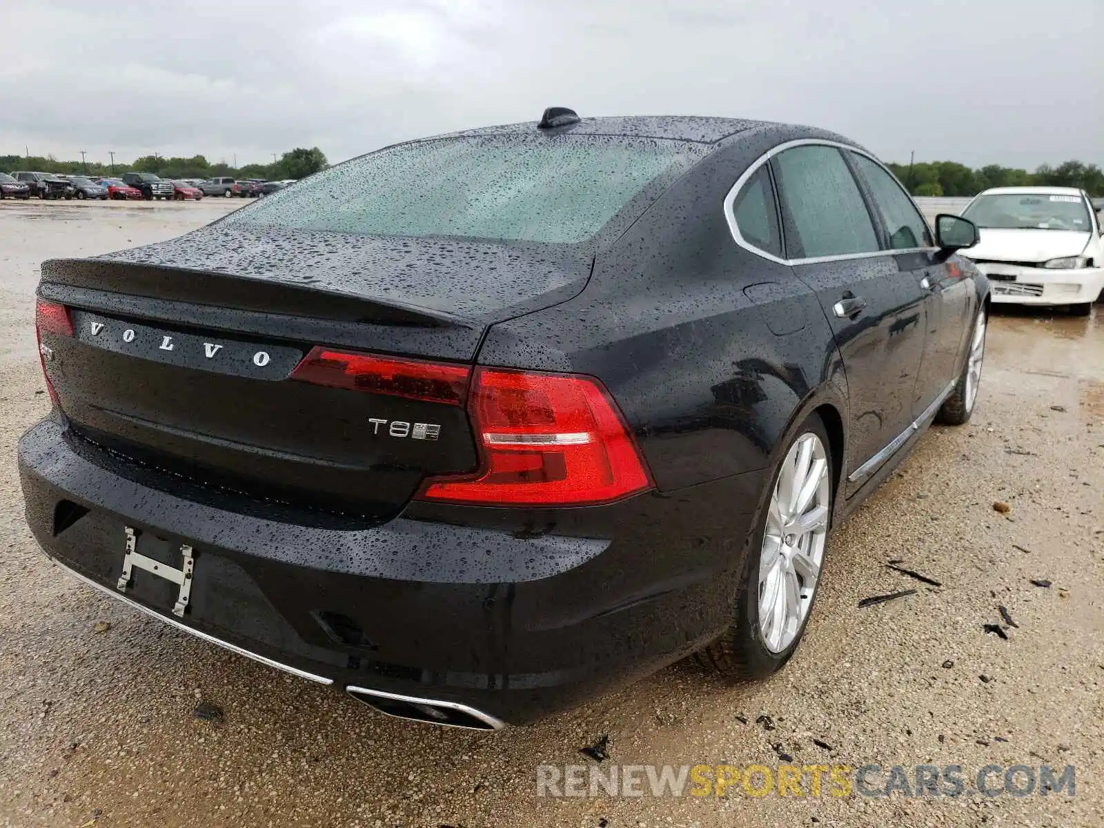 4 Photograph of a damaged car LVYBR0AL0KP084685 VOLVO S90 2019