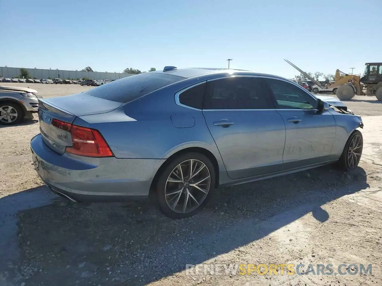 3 Photograph of a damaged car LVYA22MK1LP161953 VOLVO S90 2020