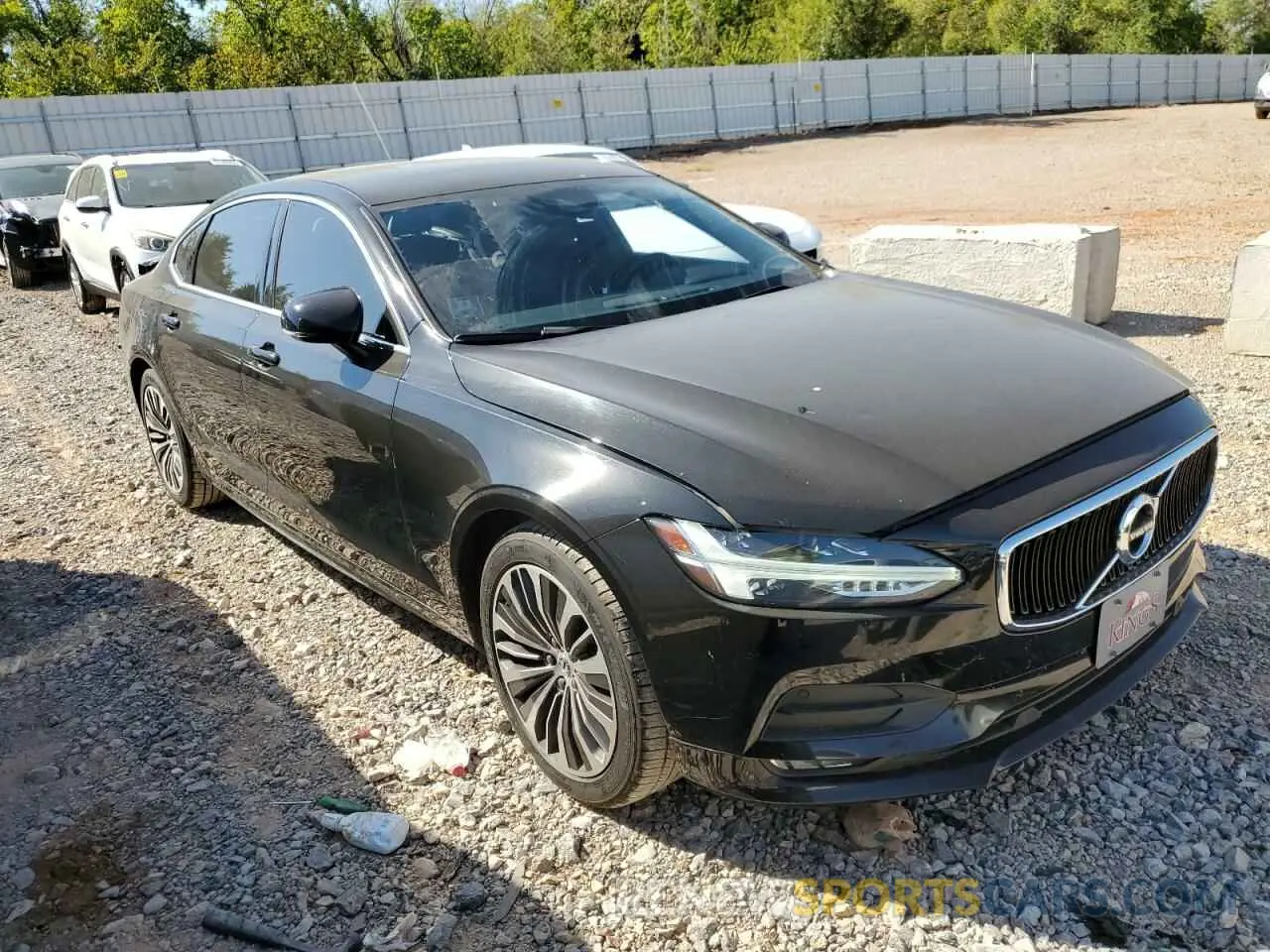 4 Photograph of a damaged car LVYA22MK2LP175568 VOLVO S90 2020