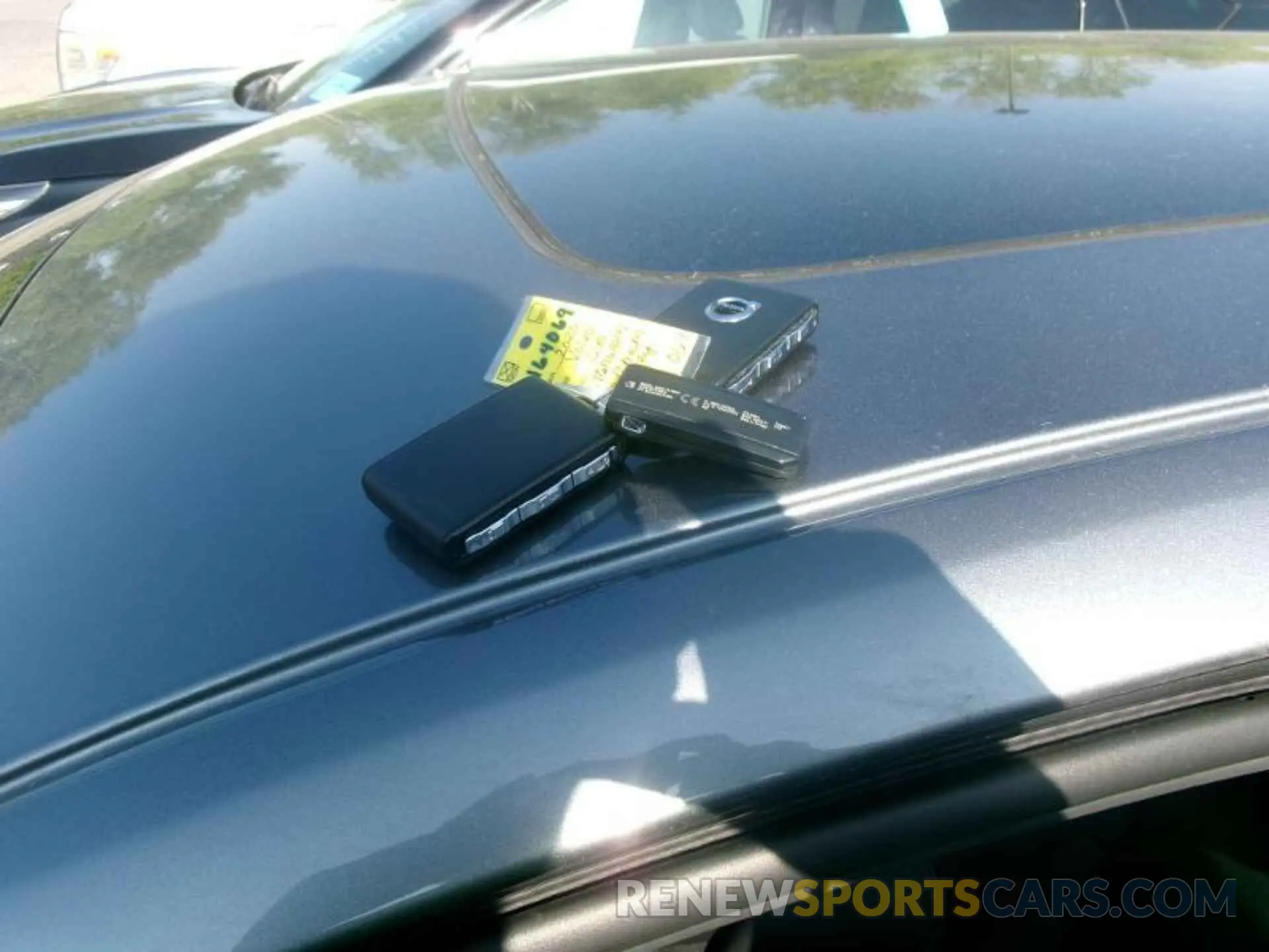 14 Photograph of a damaged car LVYA22MK6LP164069 VOLVO S90 2020