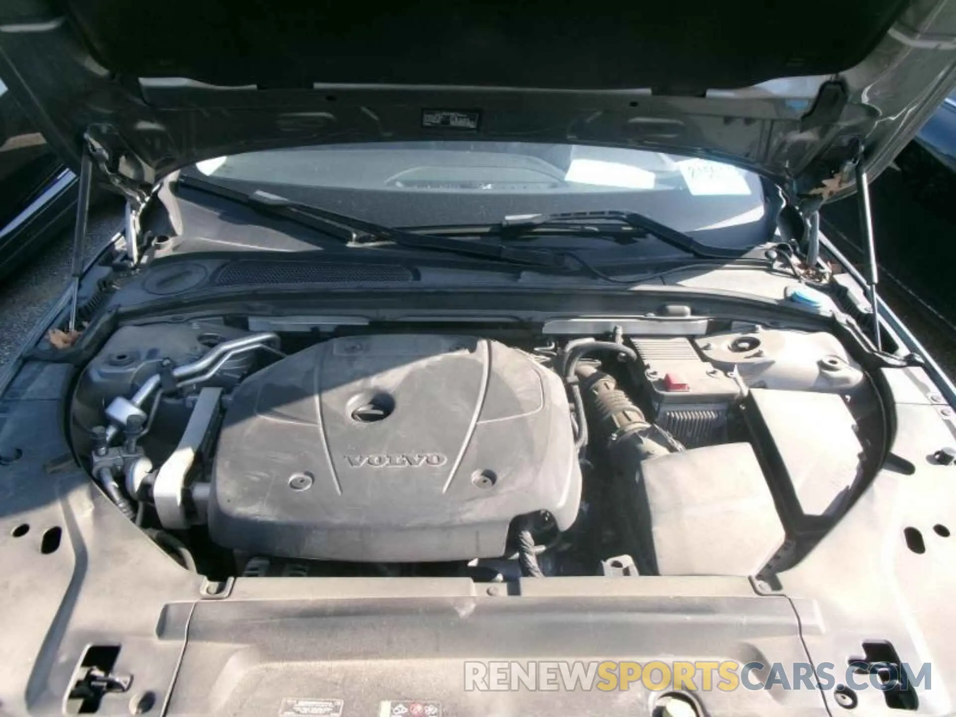 2 Photograph of a damaged car LVYA22MK6LP164069 VOLVO S90 2020