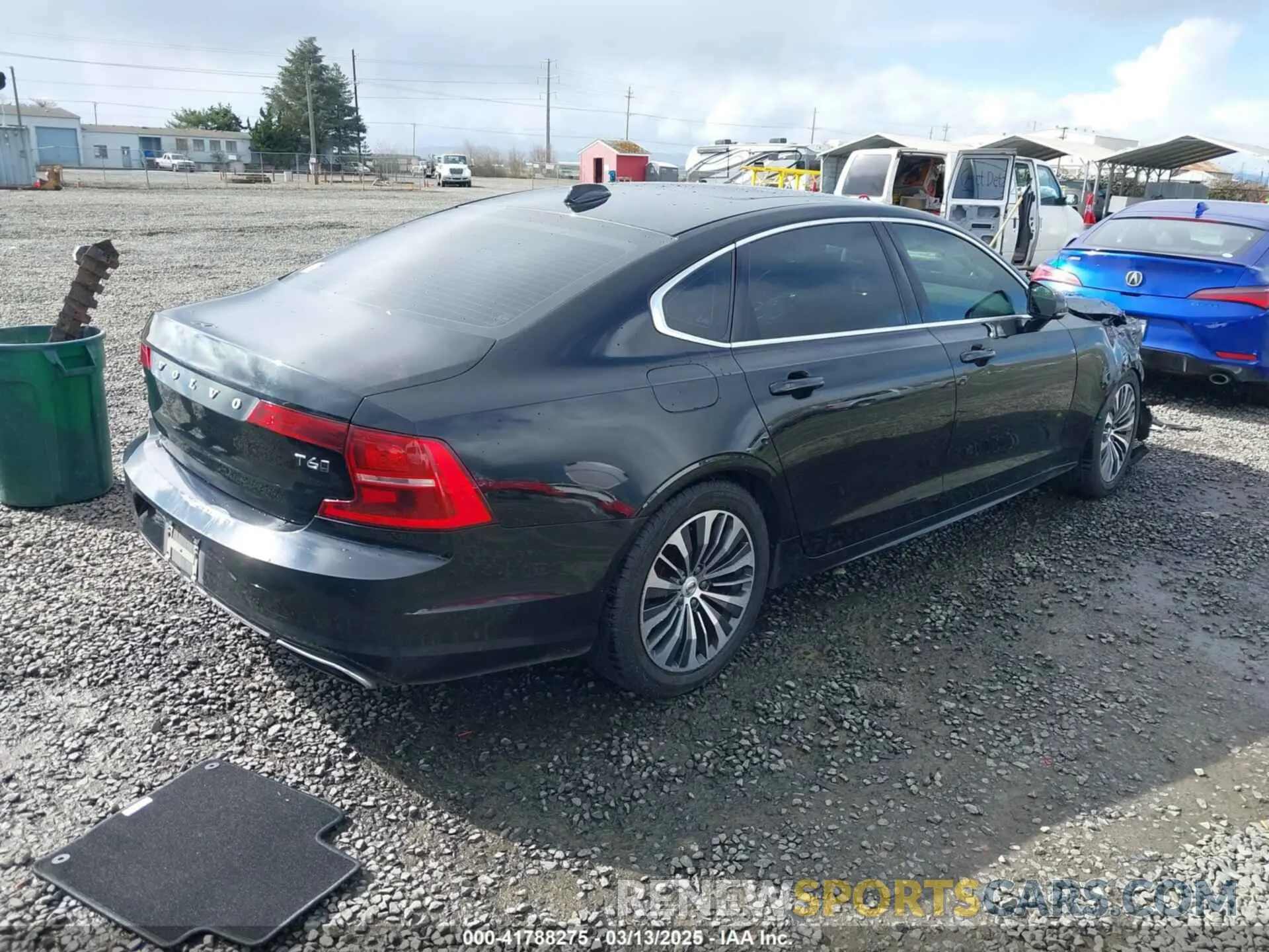 4 Photograph of a damaged car LVYA22MK9LP175566 VOLVO S90 2020