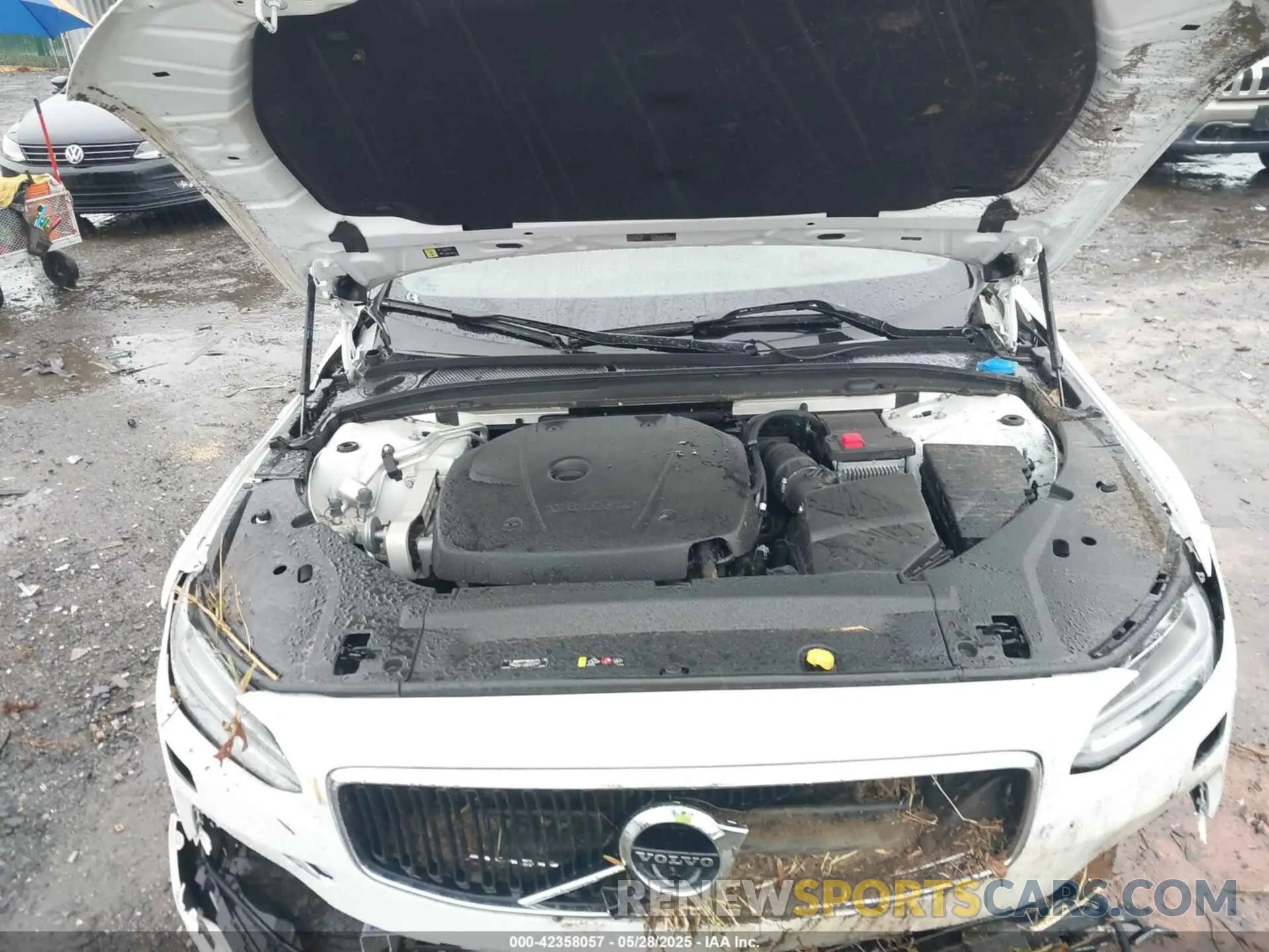 10 Photograph of a damaged car LVYA22MKXLP173955 VOLVO S90 2020