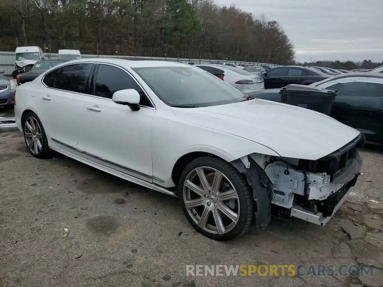 4 Photograph of a damaged car LVYA22MLXLP169249 VOLVO S90 2020