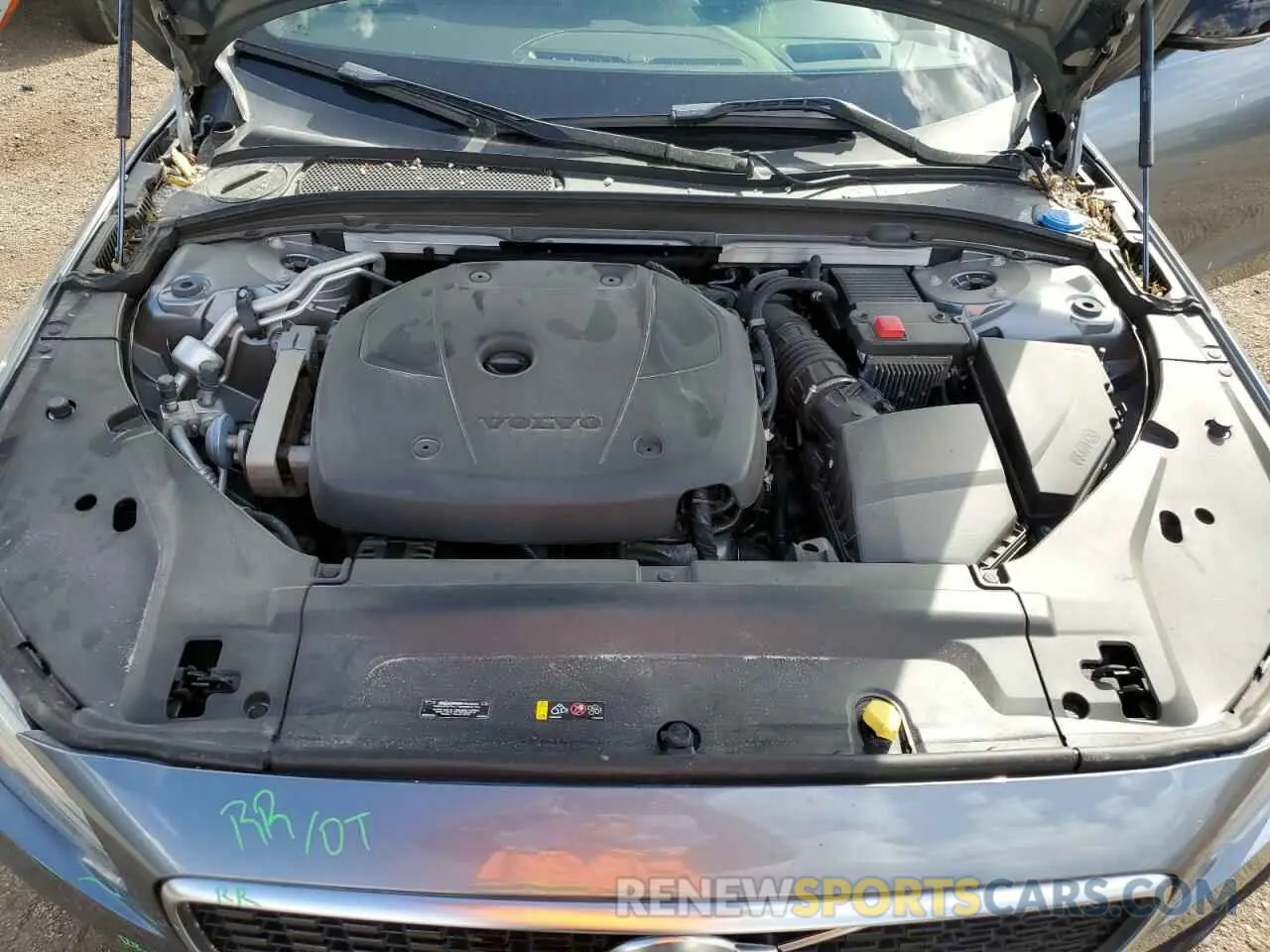 11 Photograph of a damaged car LVYA22MT1LP146863 VOLVO S90 2020