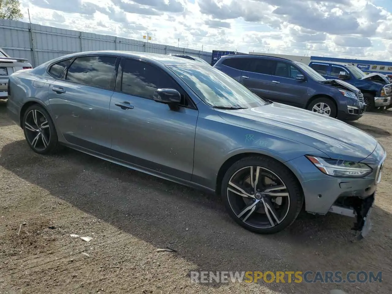 4 Photograph of a damaged car LVYA22MT1LP146863 VOLVO S90 2020