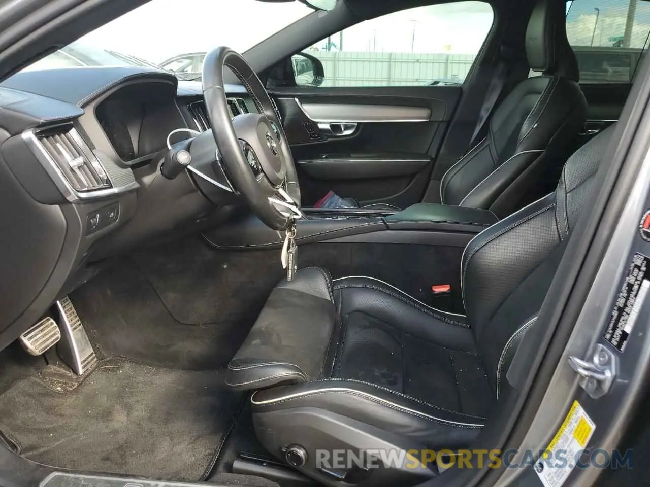 7 Photograph of a damaged car LVYA22MT1LP146863 VOLVO S90 2020