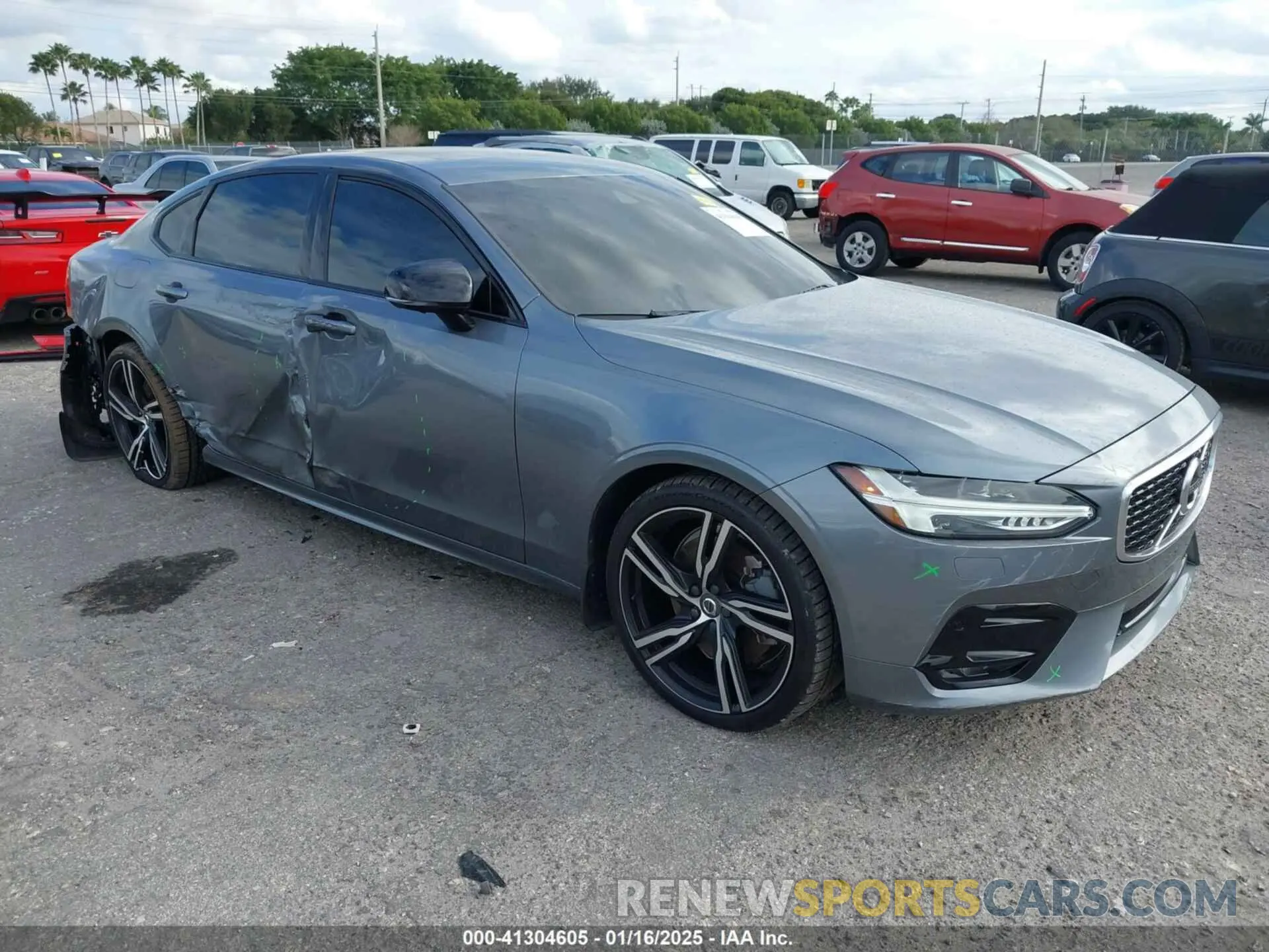 1 Photograph of a damaged car LVYA22MT1LP176266 VOLVO S90 2020