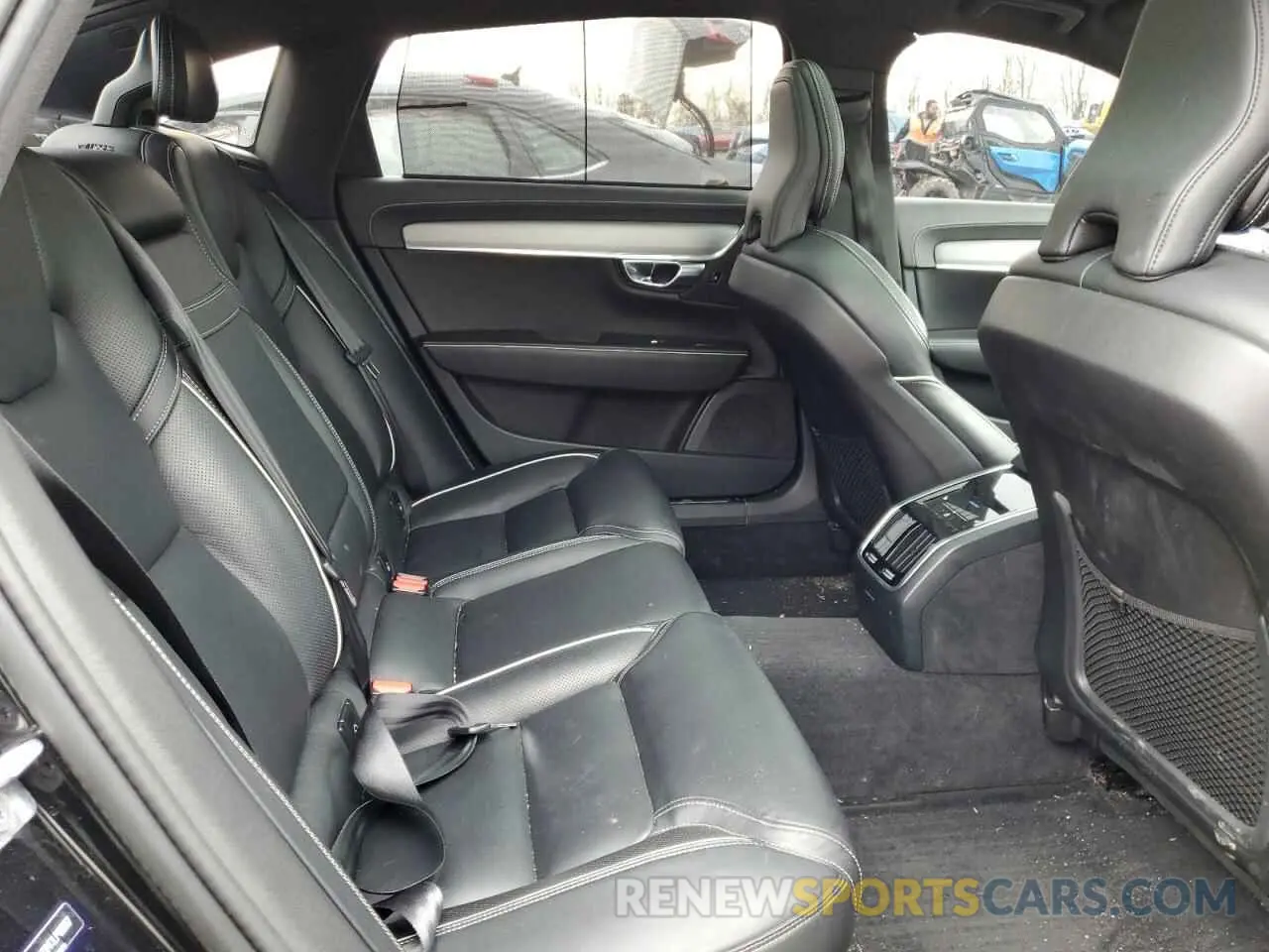 11 Photograph of a damaged car LVYA22MT3LP169867 VOLVO S90 2020